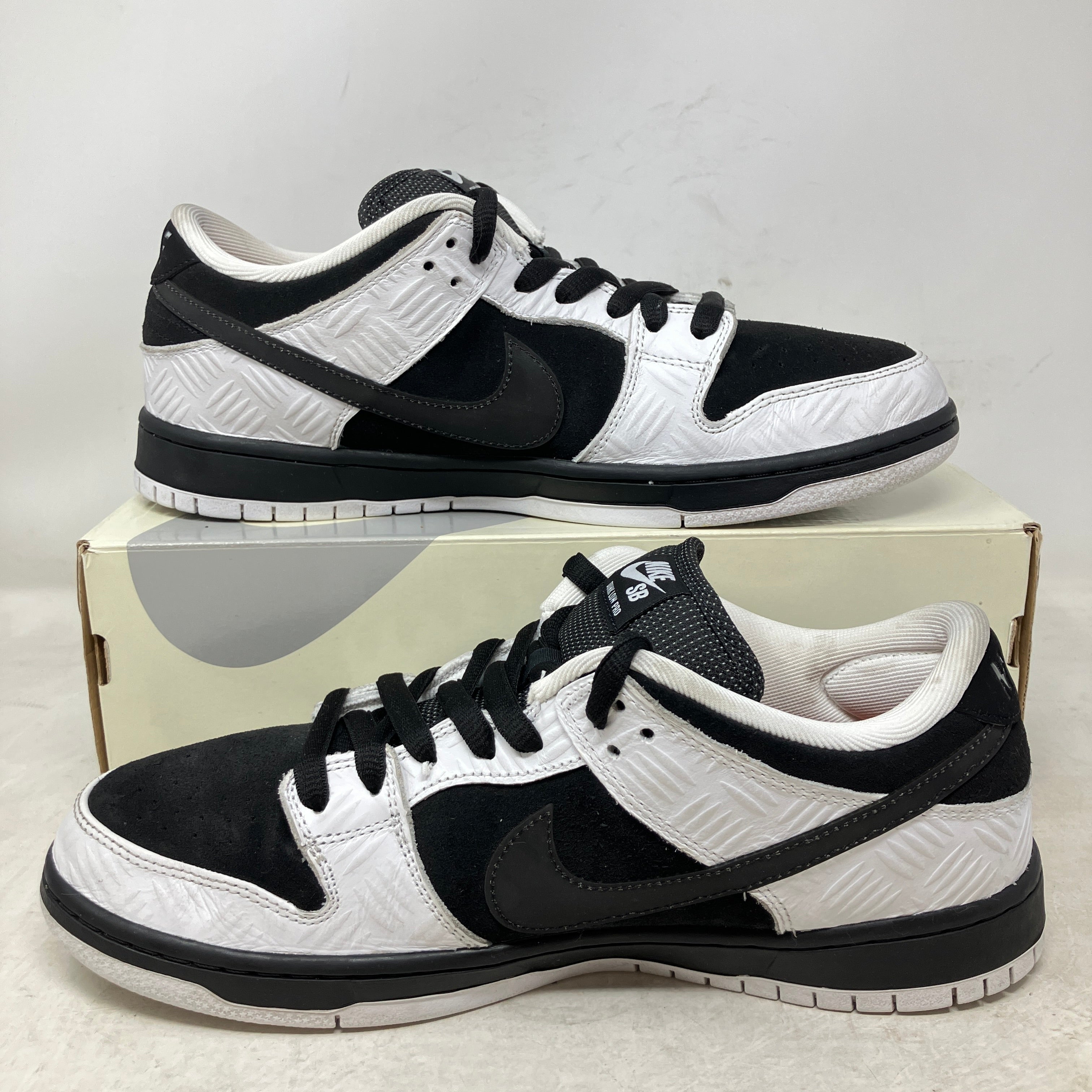 Nike SB Dunk Low TIGHTBOOTH