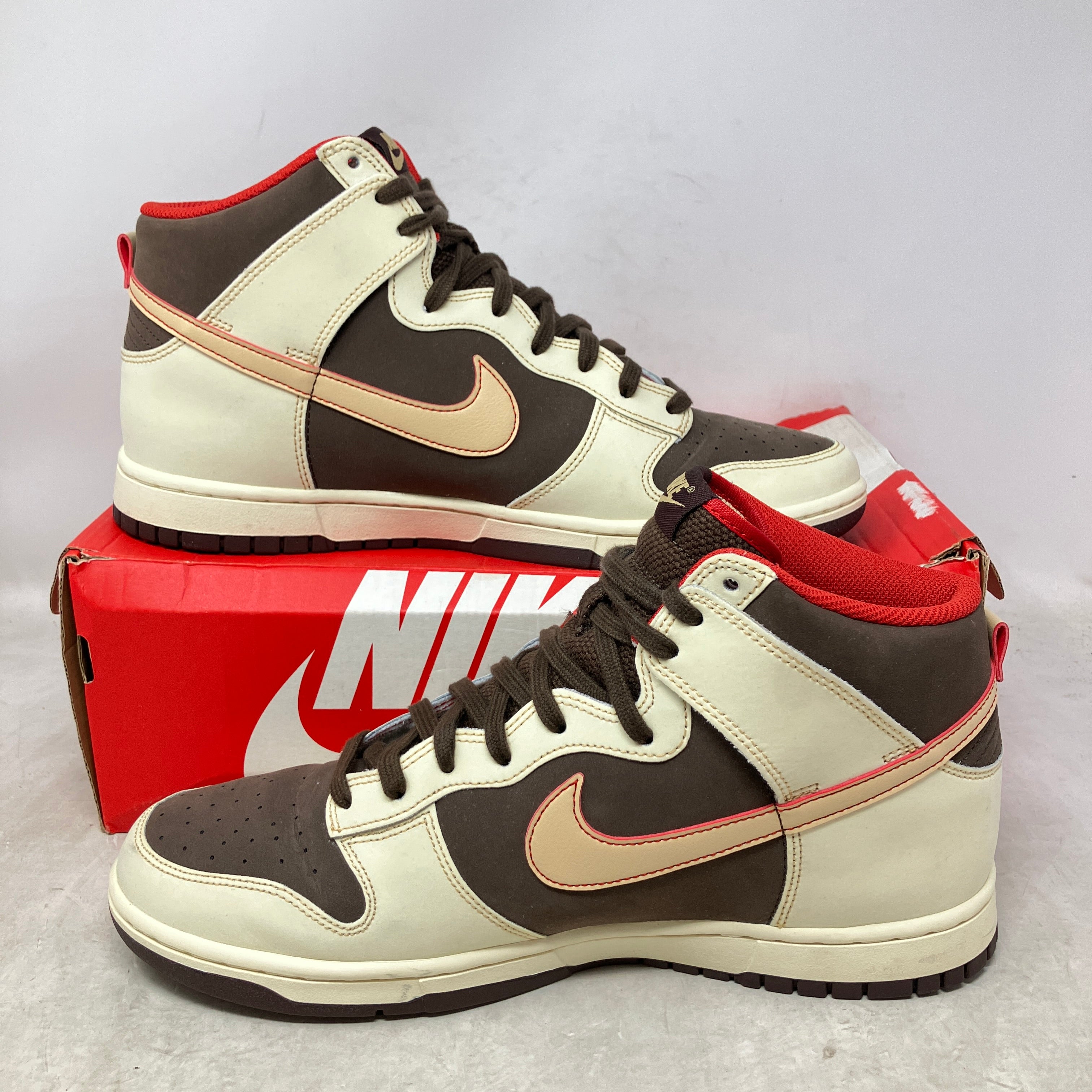 Nike Dunk High SE Baroque Brown