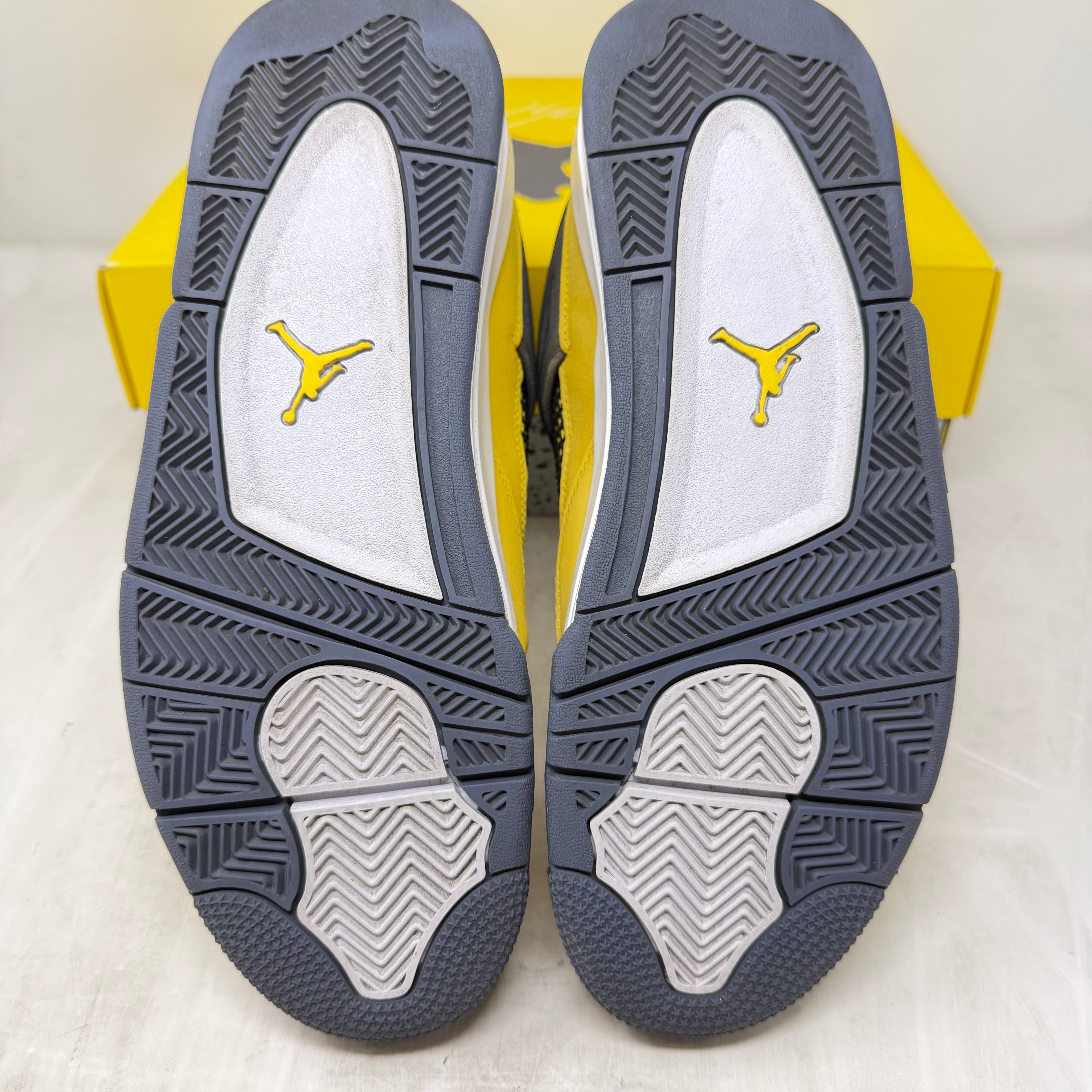 Jordan 4 Retro Lightning (2021)