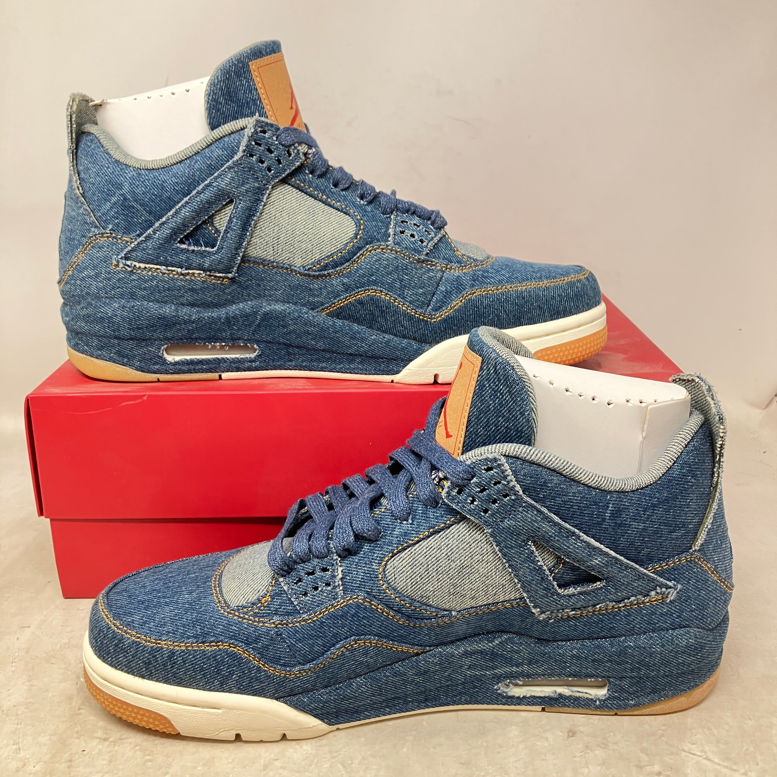 Jordan 4 Retro Levi's Denim (Tag with Levi's Logo)