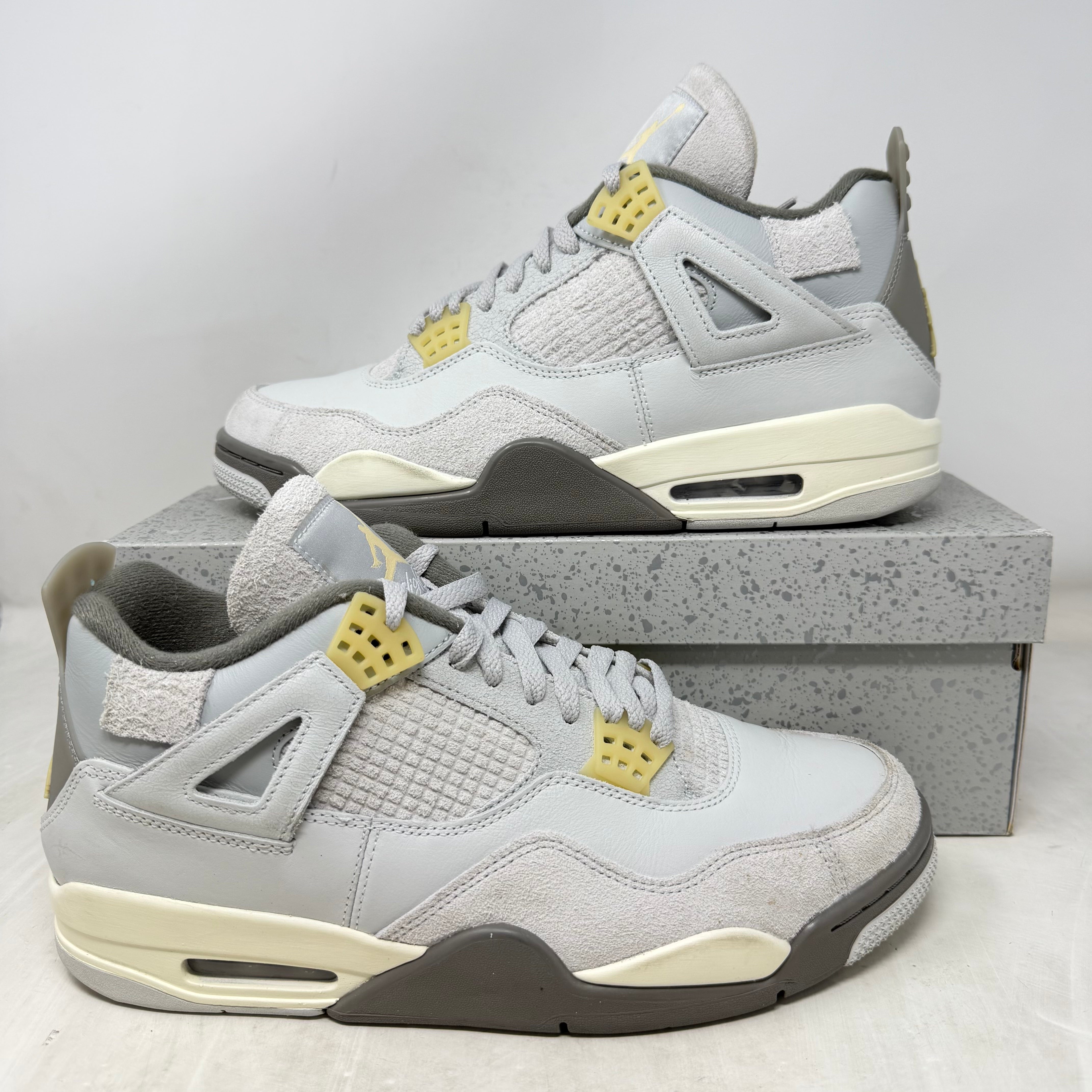 Jordan 4 Retro SE Craft Photon Dust