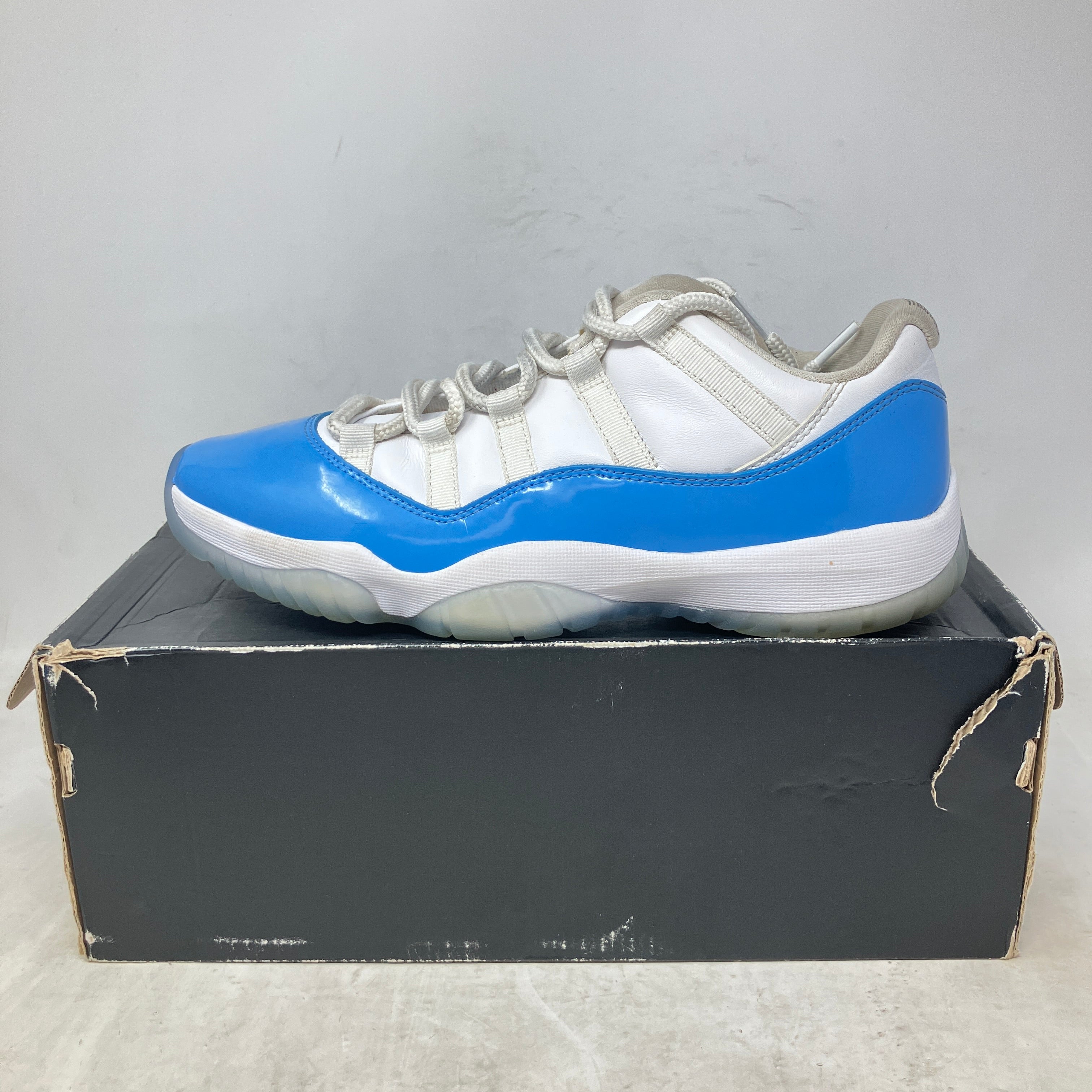 Jordan 11 Retro Low University Blue (2017)