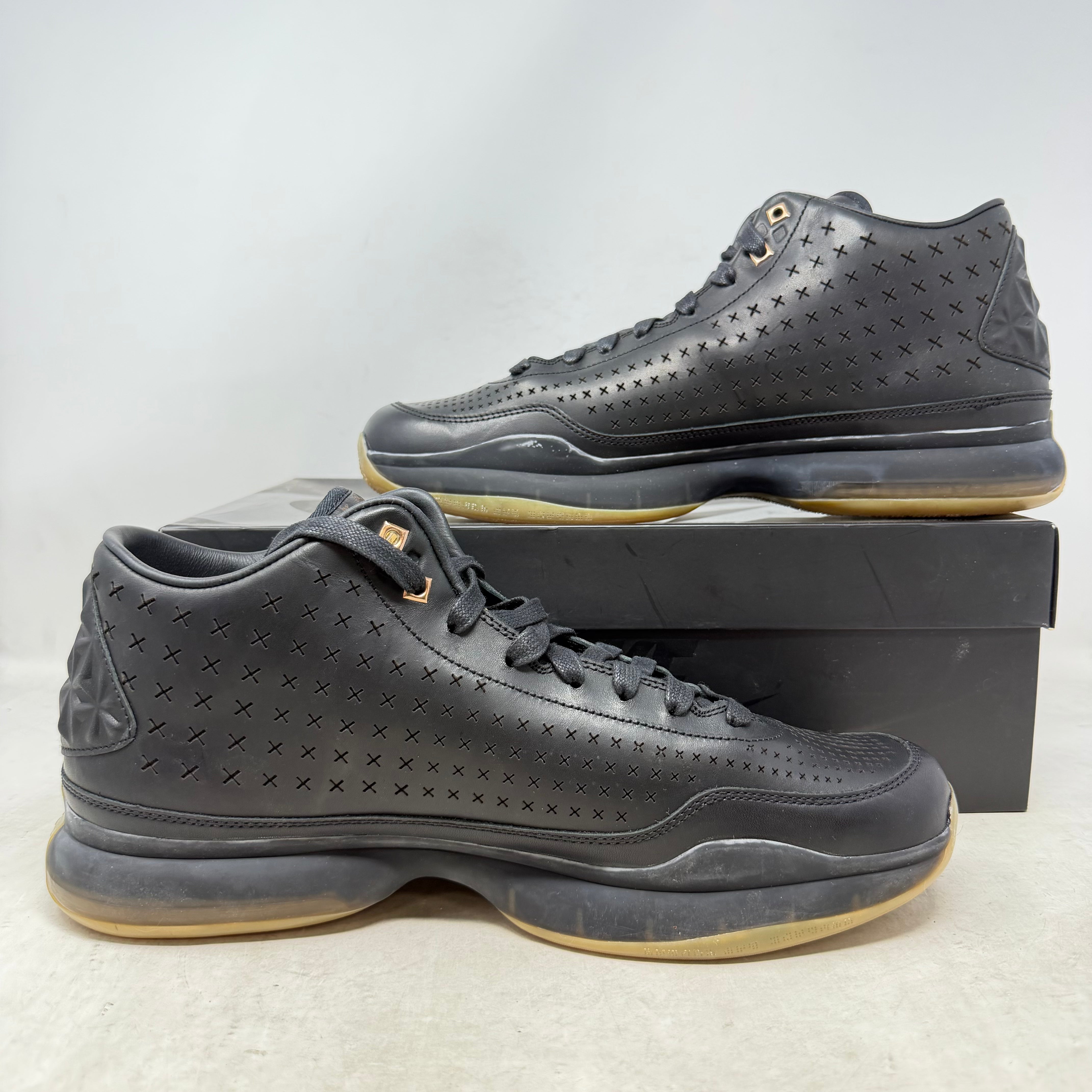 Nike Kobe 10 Mid EXT Black Metallic Gold
