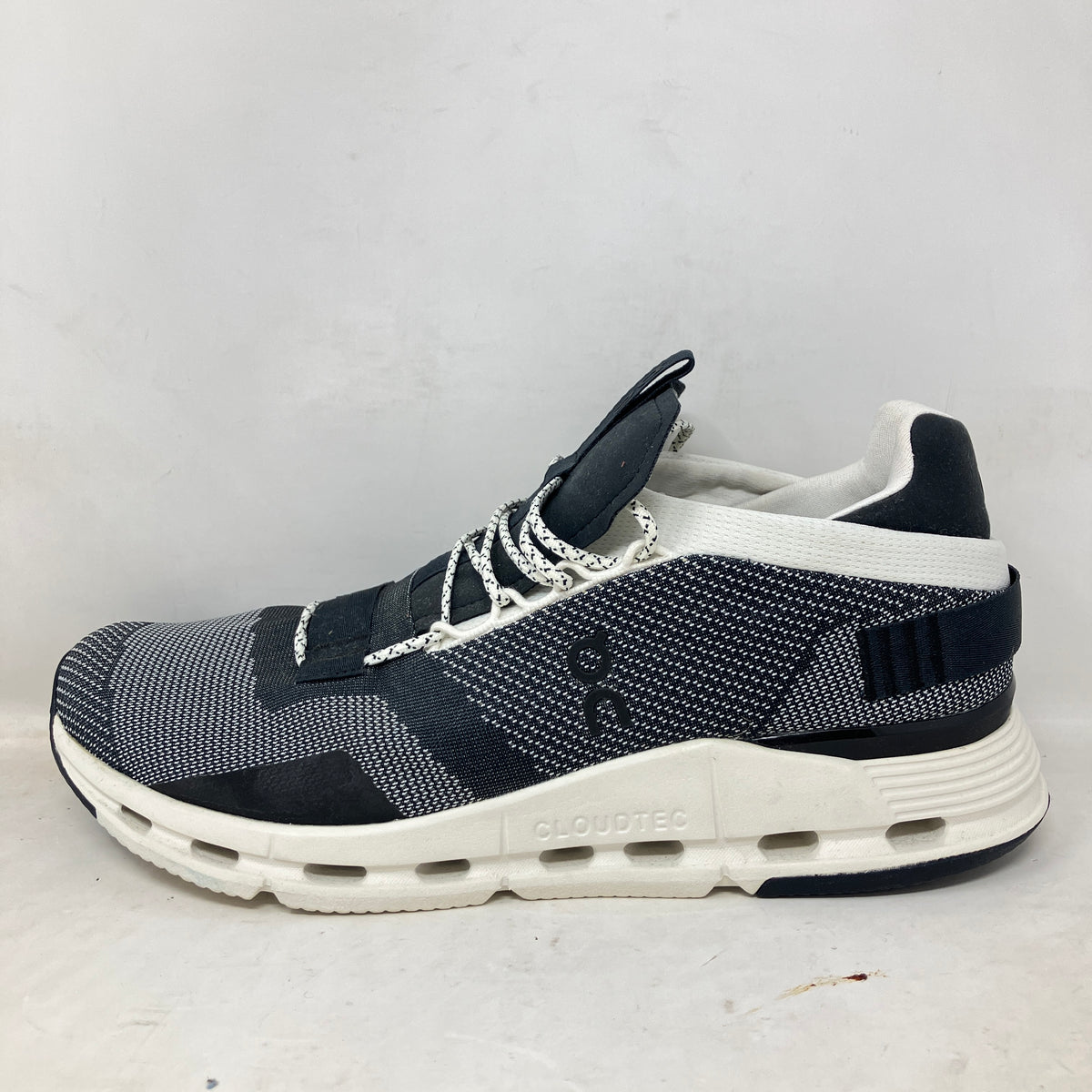 On Running Cloudnova Navy White