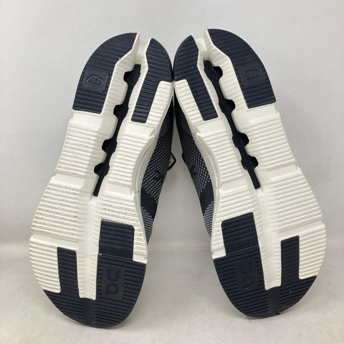 On Running Cloudnova Navy White