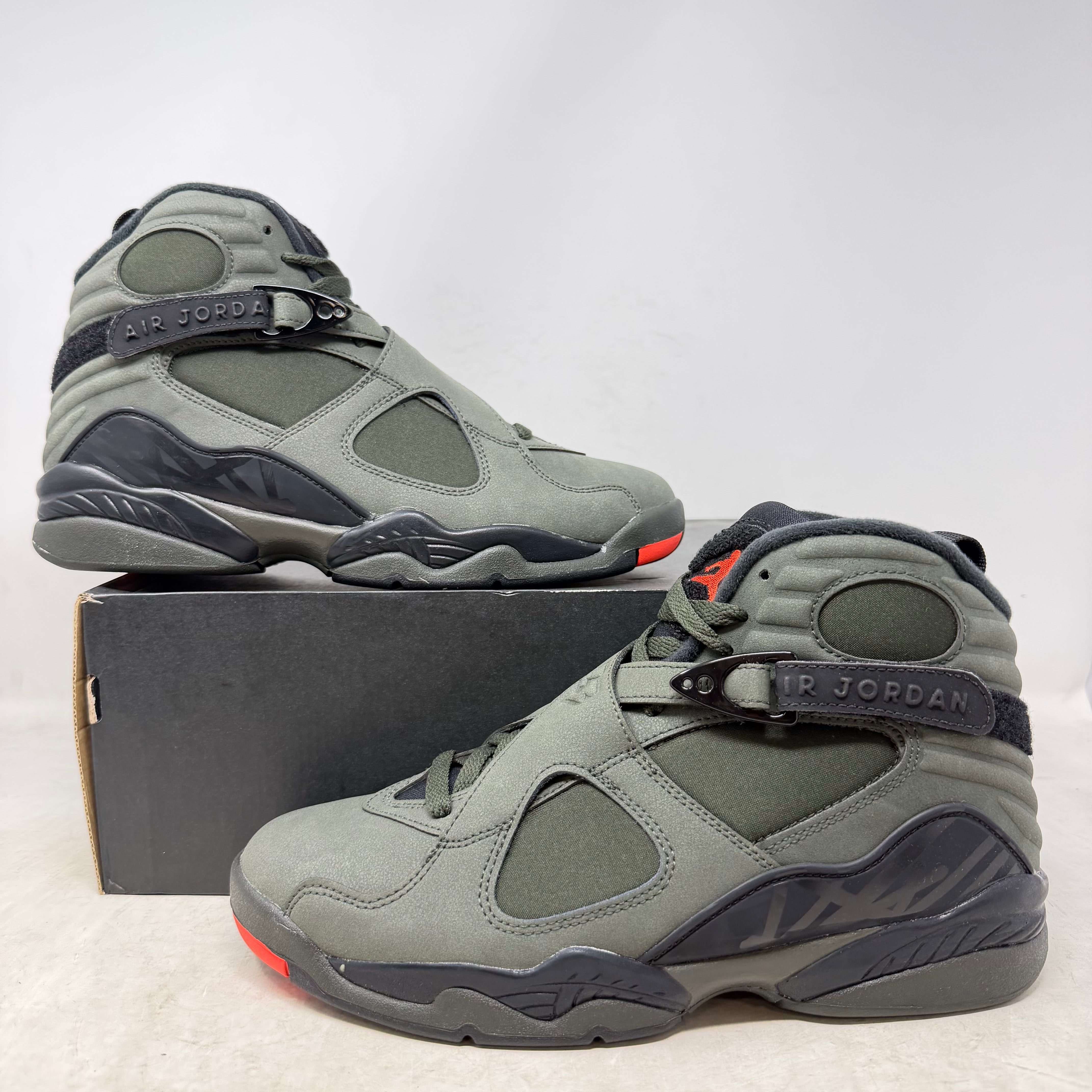Jordan 8 Retro Take Flight Undefeated