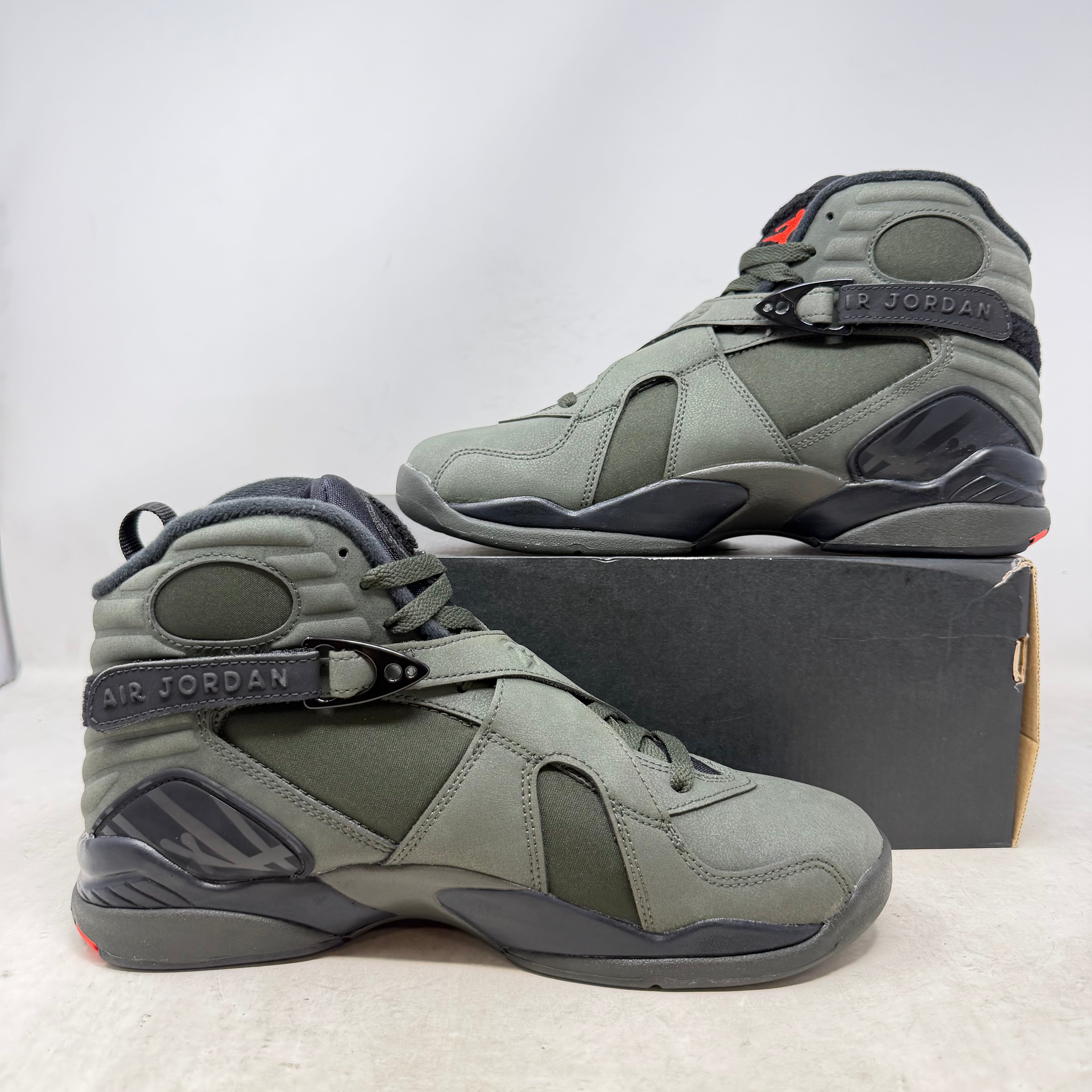 Jordan 8 Retro Take Flight Undefeated