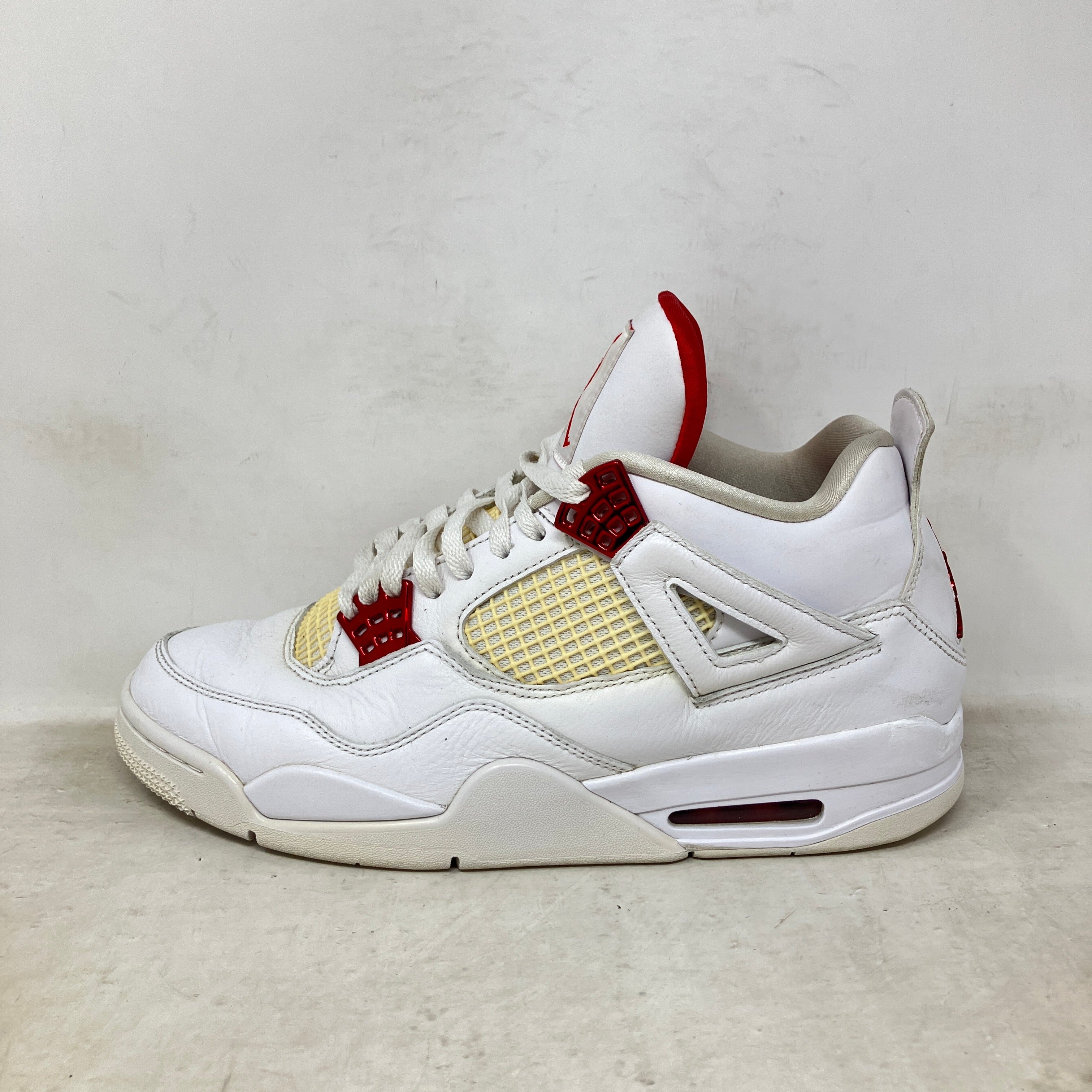 Jordan 4 Retro Metallic Red