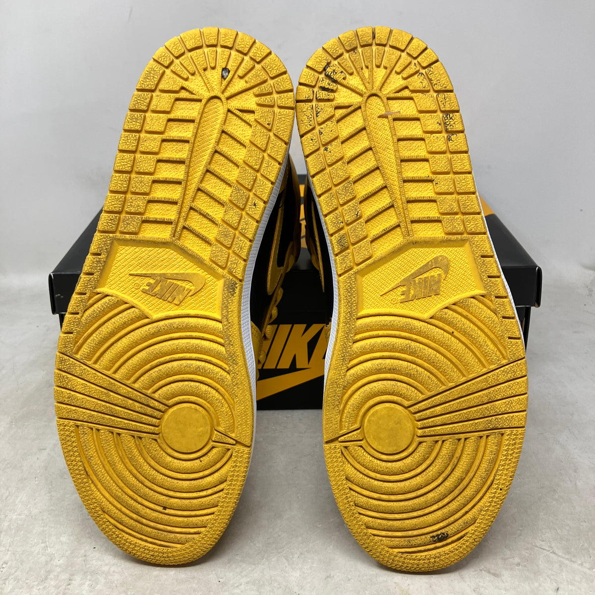 Jordan 1 Retro High Pollen