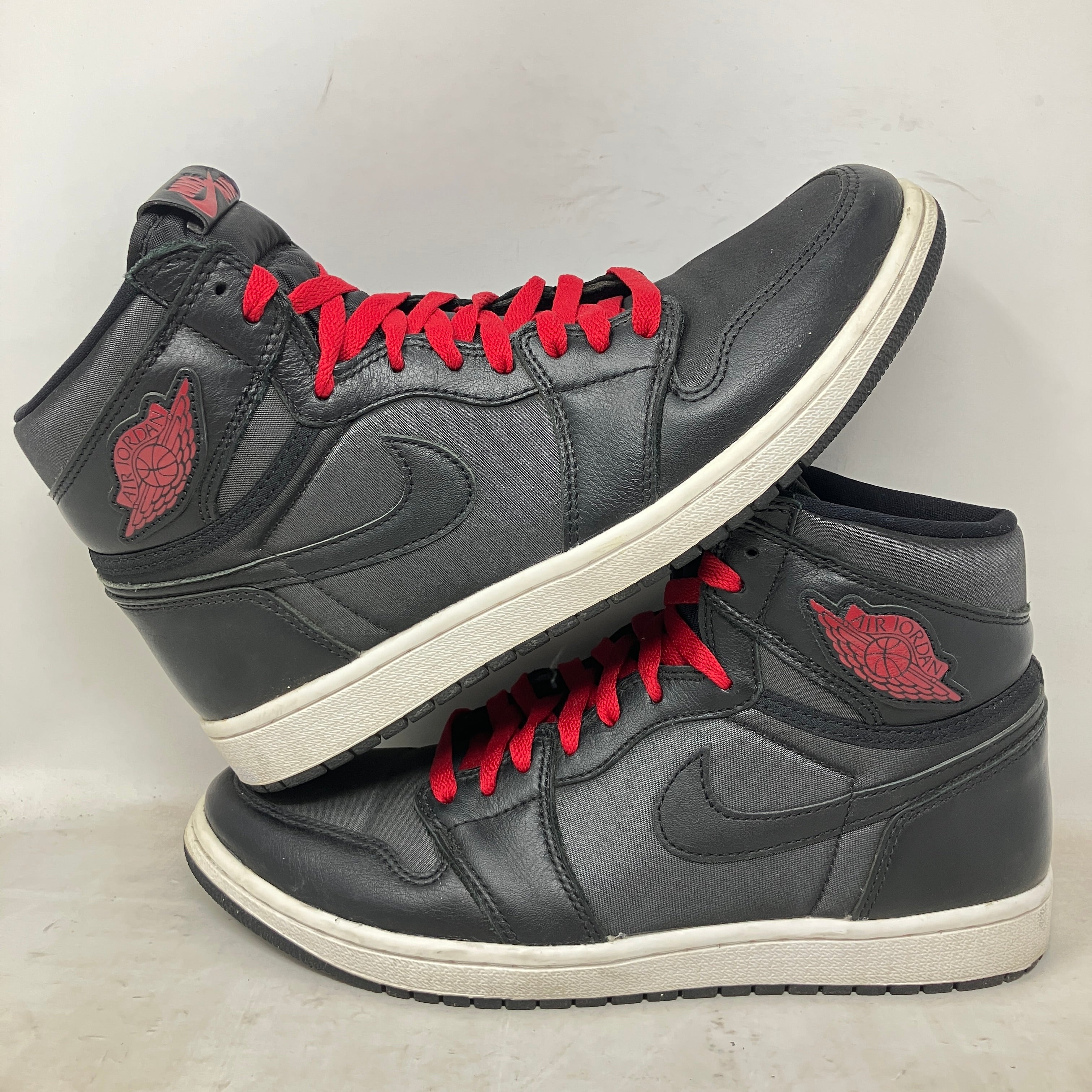 Jordan 1 Retro High Black Satin Gym Red