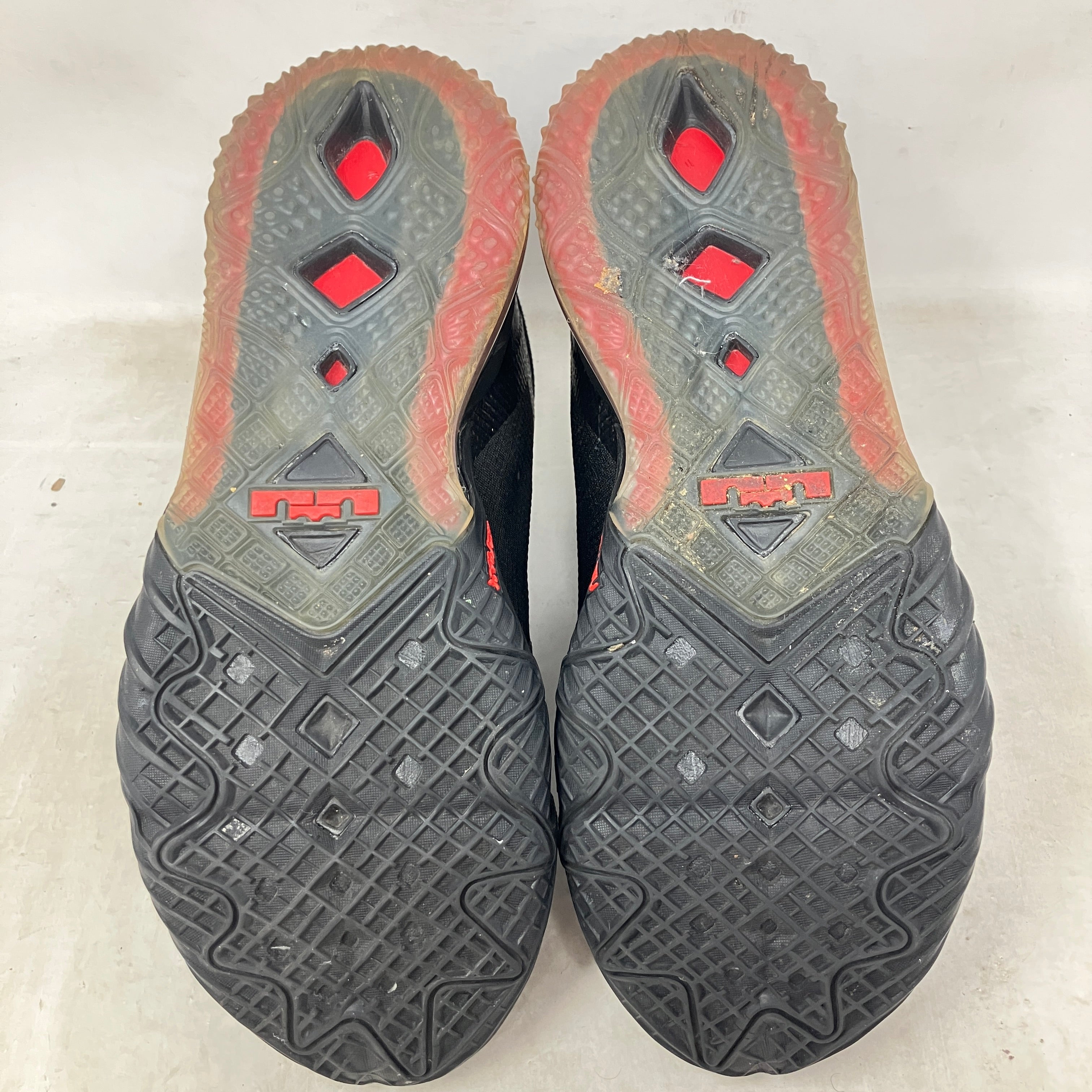 Nike LeBron 18 Low Black Red