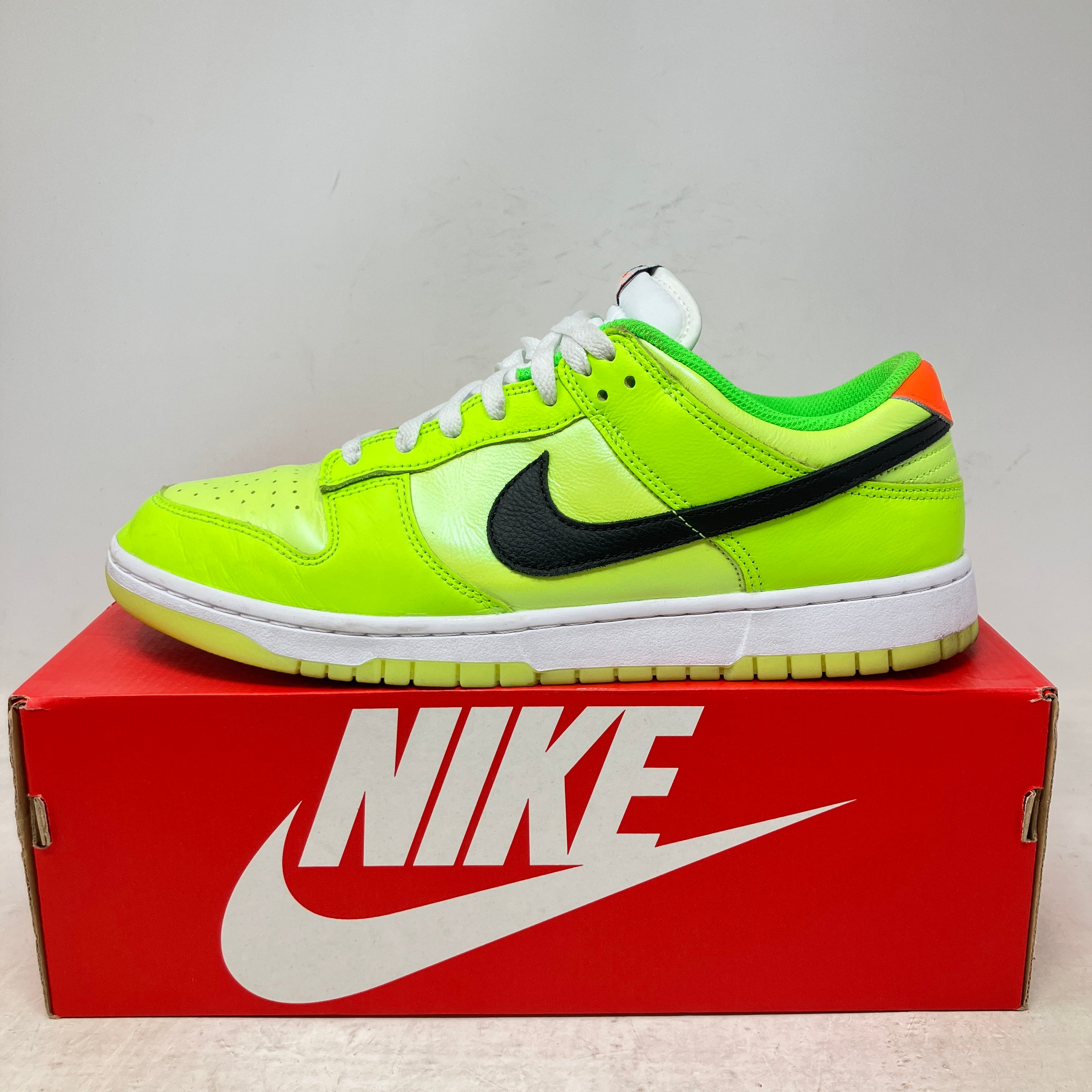 Nike Dunk Low SE Splash Volt