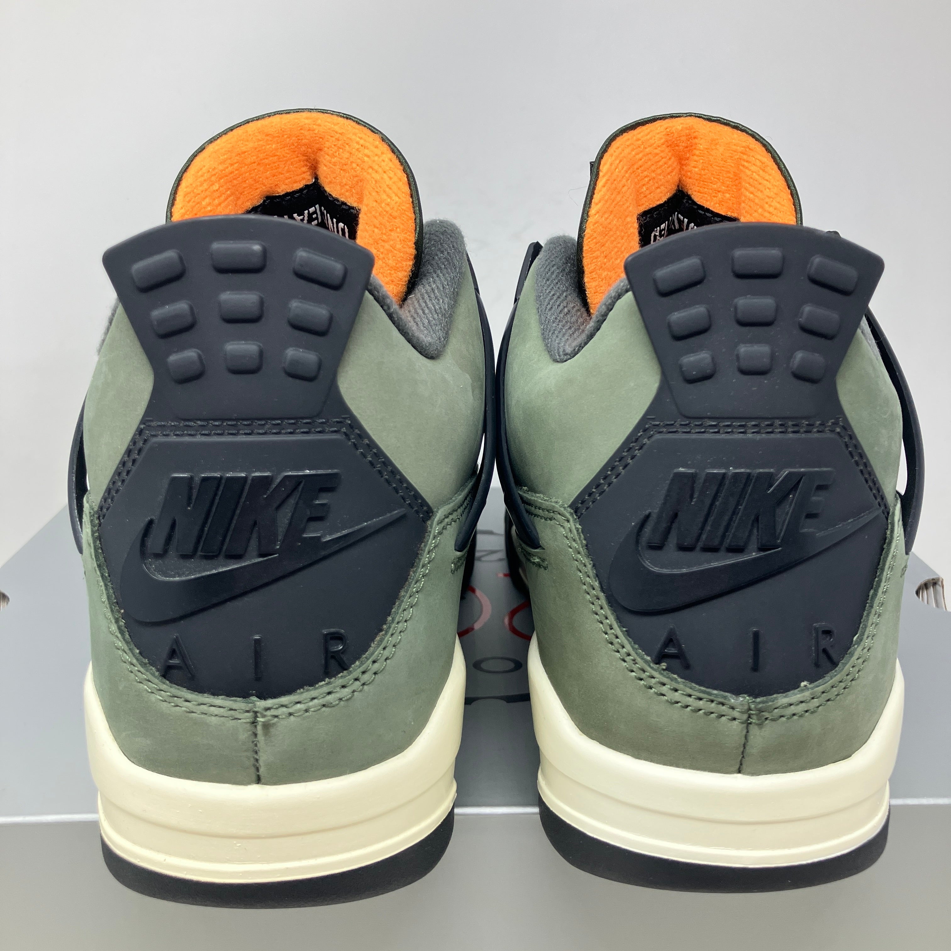 Jordan 4 Retro OG SP Undefeated (2025)
