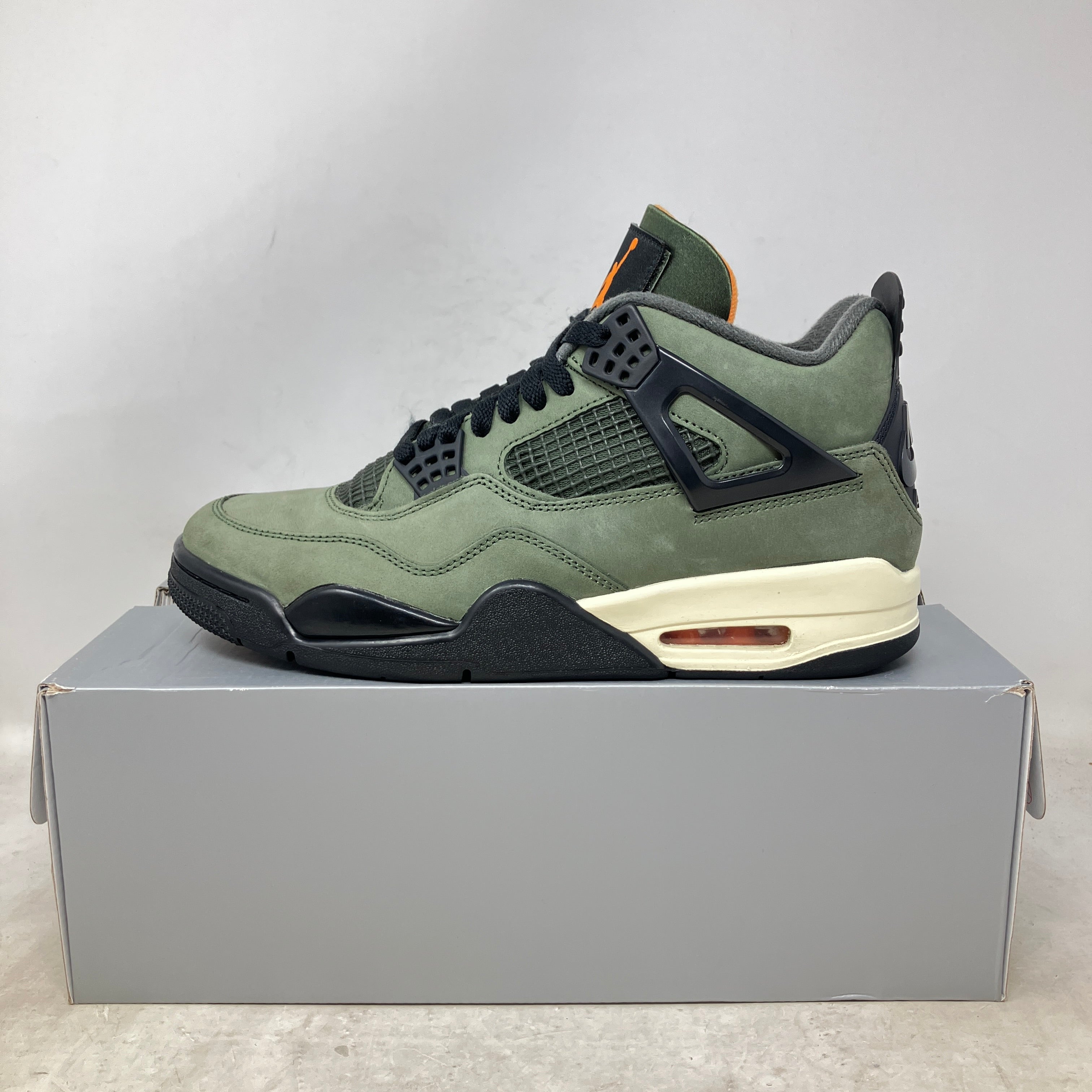 Jordan 4 Retro OG SP Undefeated (2025)