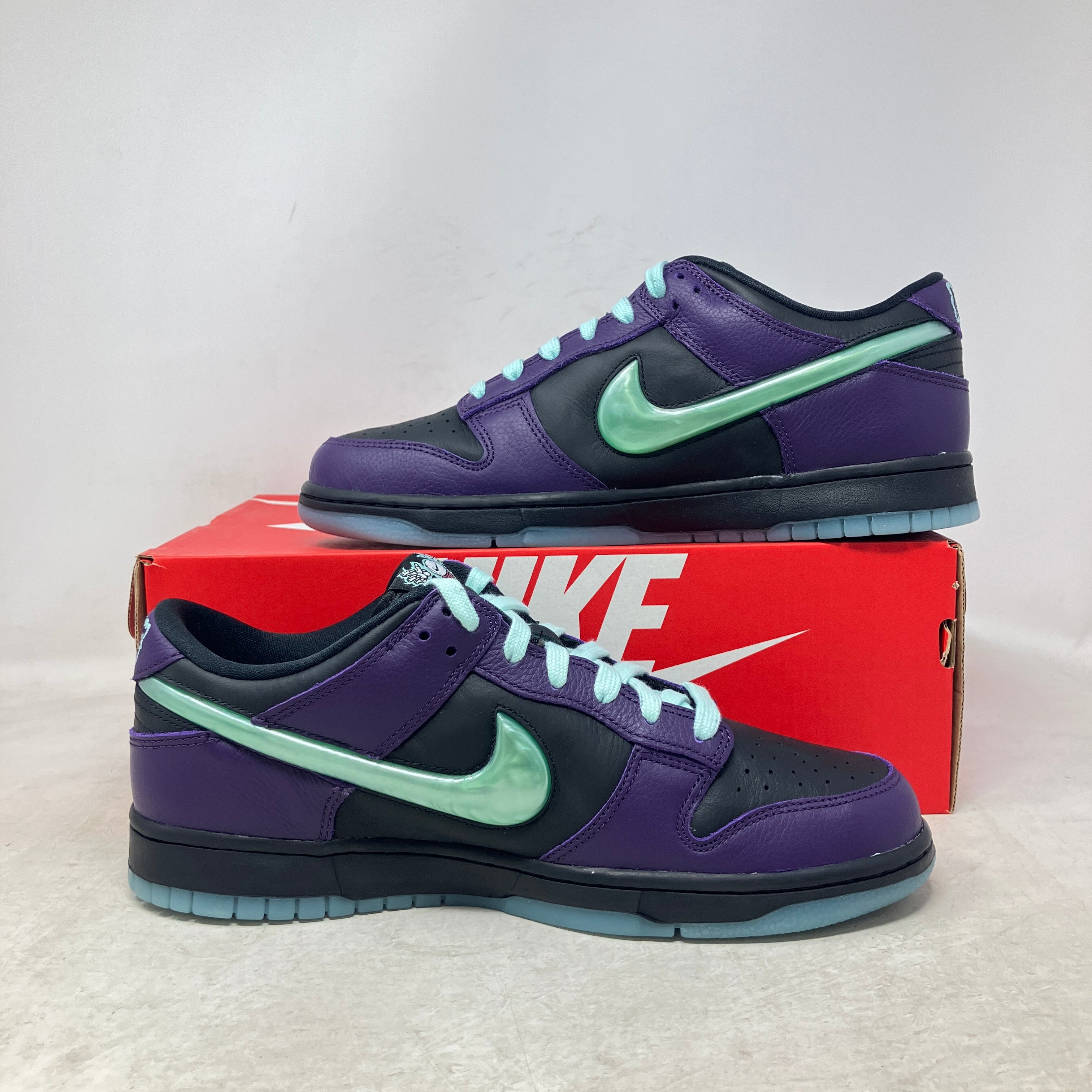 Nike Dunk Low LTD Wizard