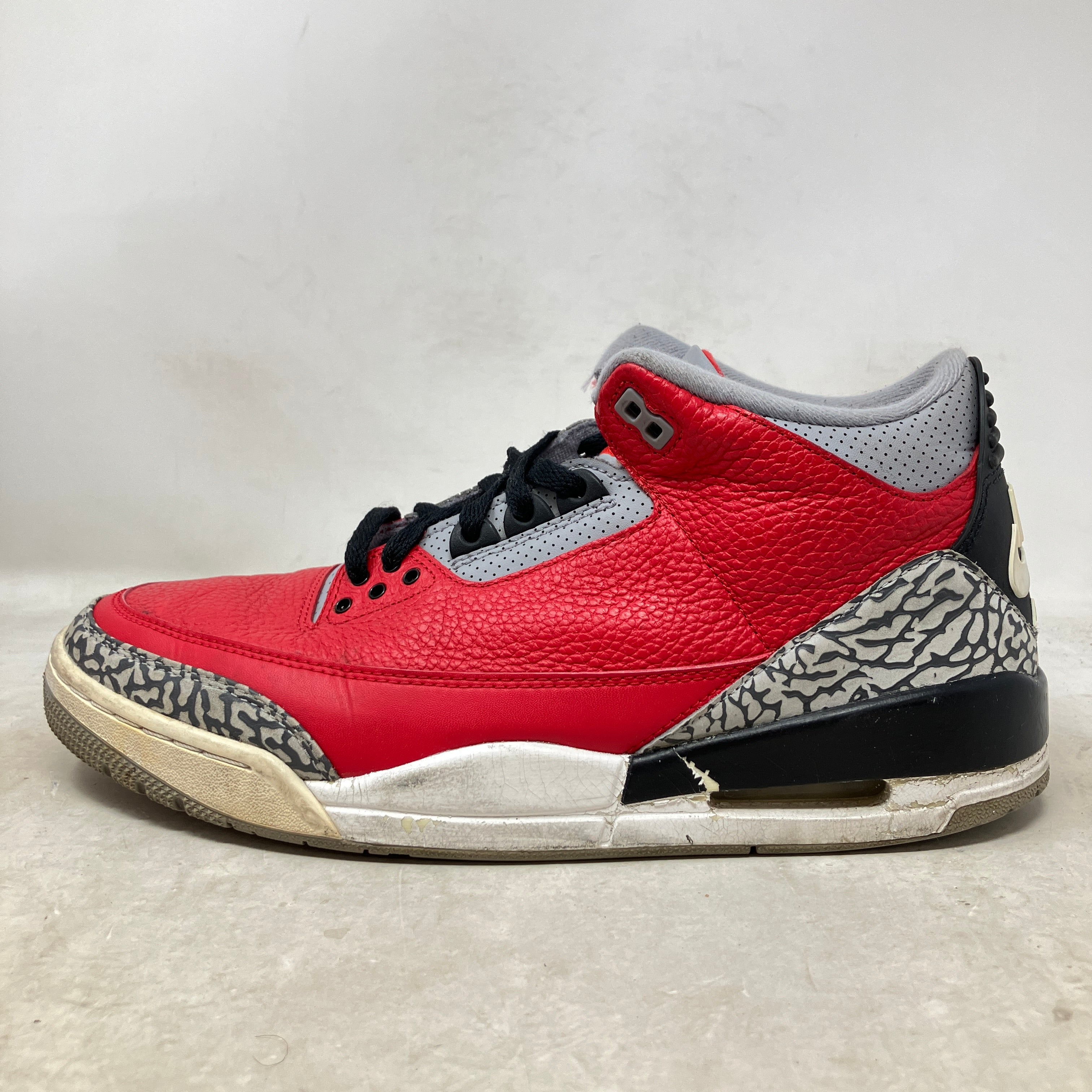 Jordan 3 Retro SE Unite