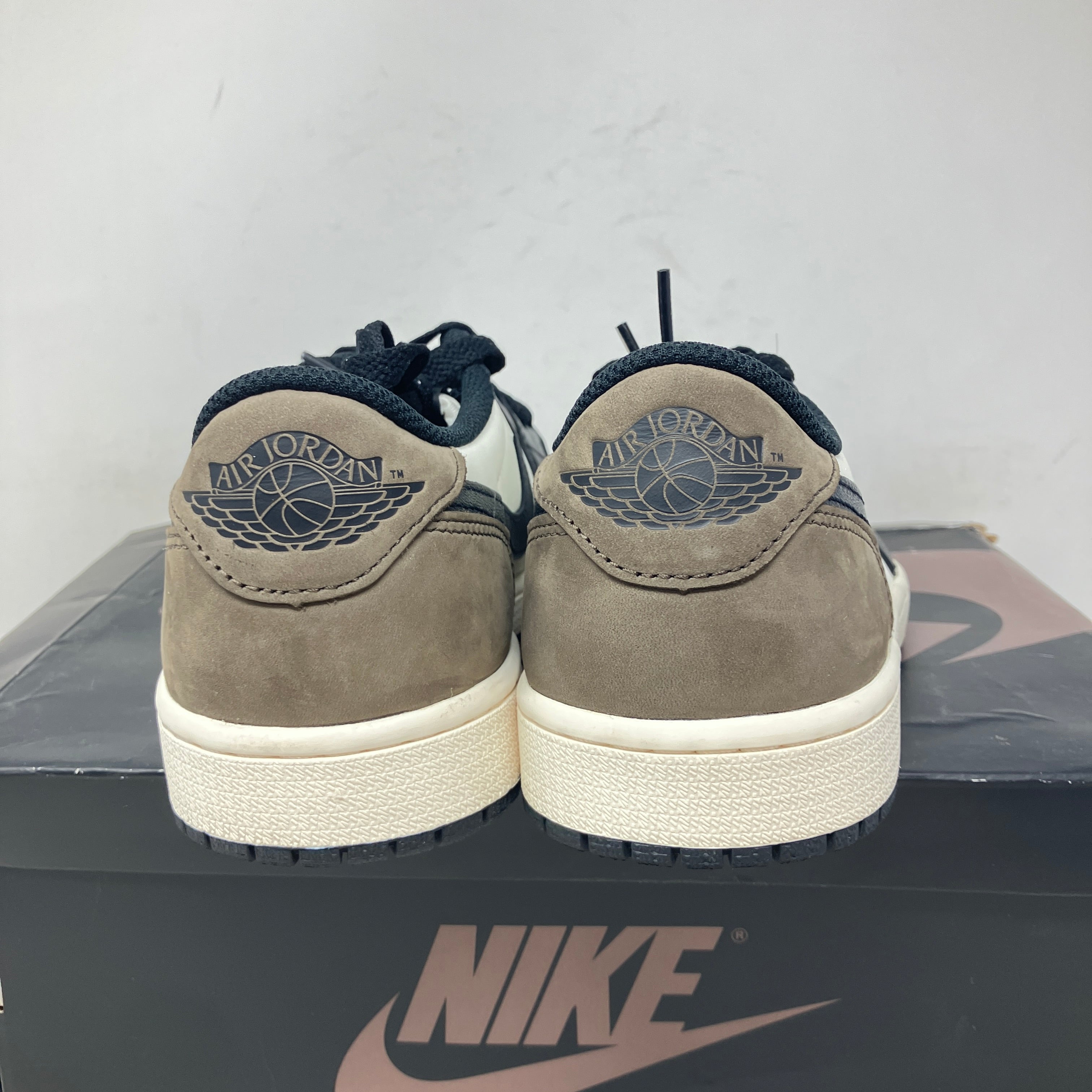 Jordan 1 Retro Low OG Mocha