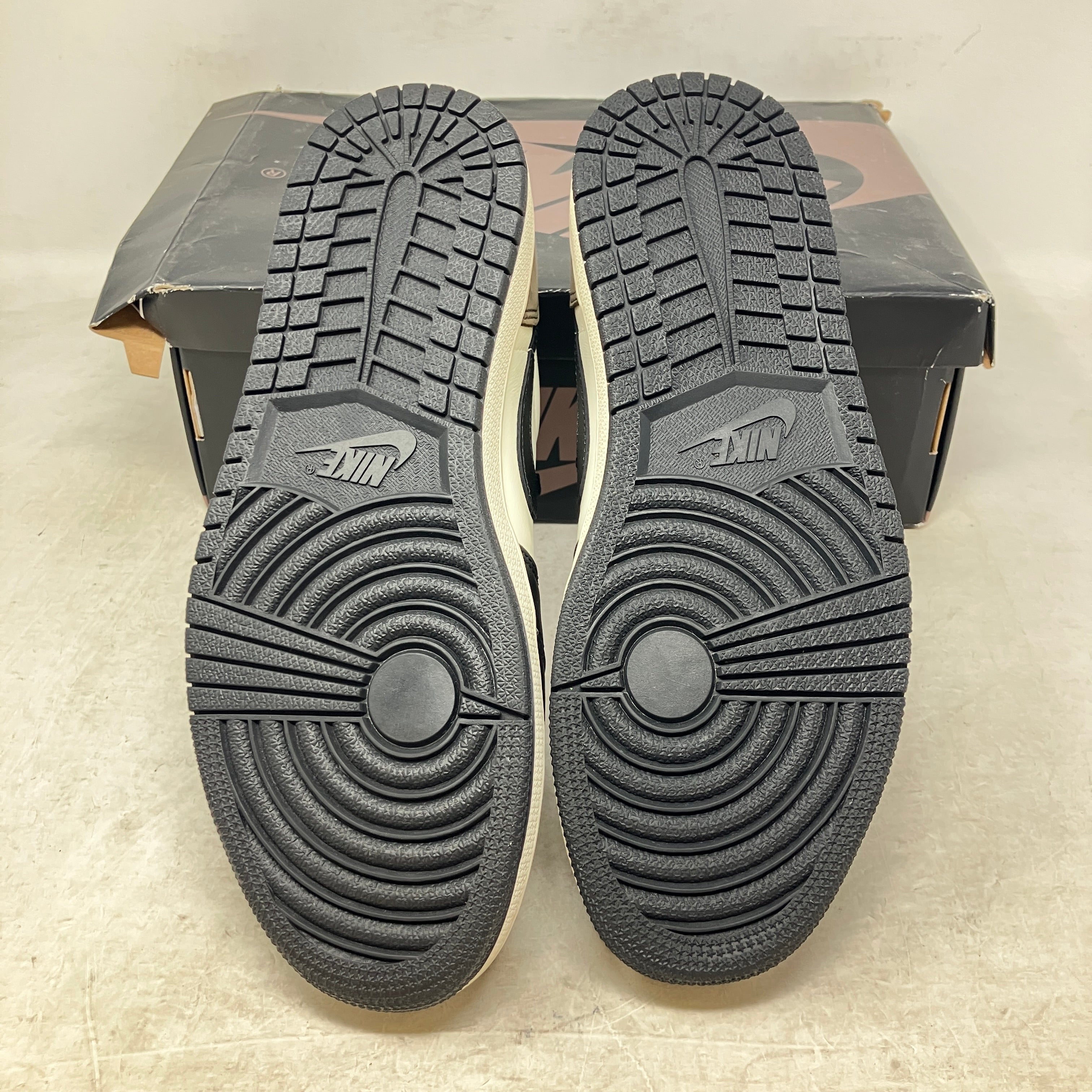 Jordan 1 Retro Low OG Mocha
