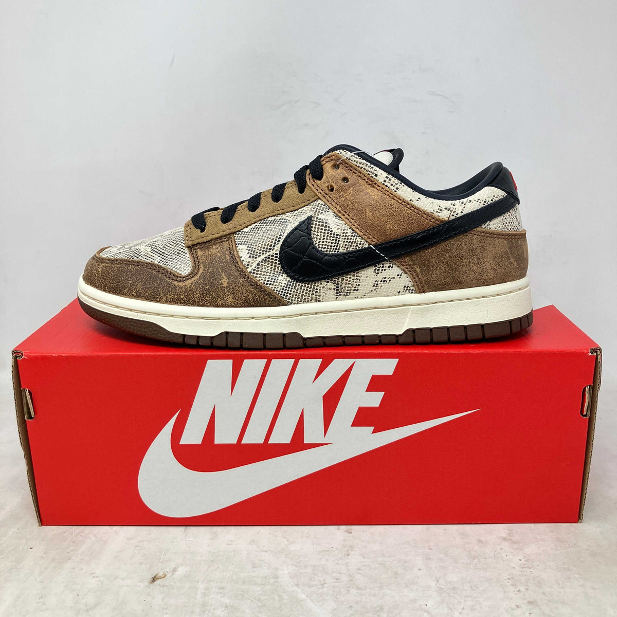 Nike Dunk Low Premium CO.JP Brown Snakeskin sneakers brand new with accessories
