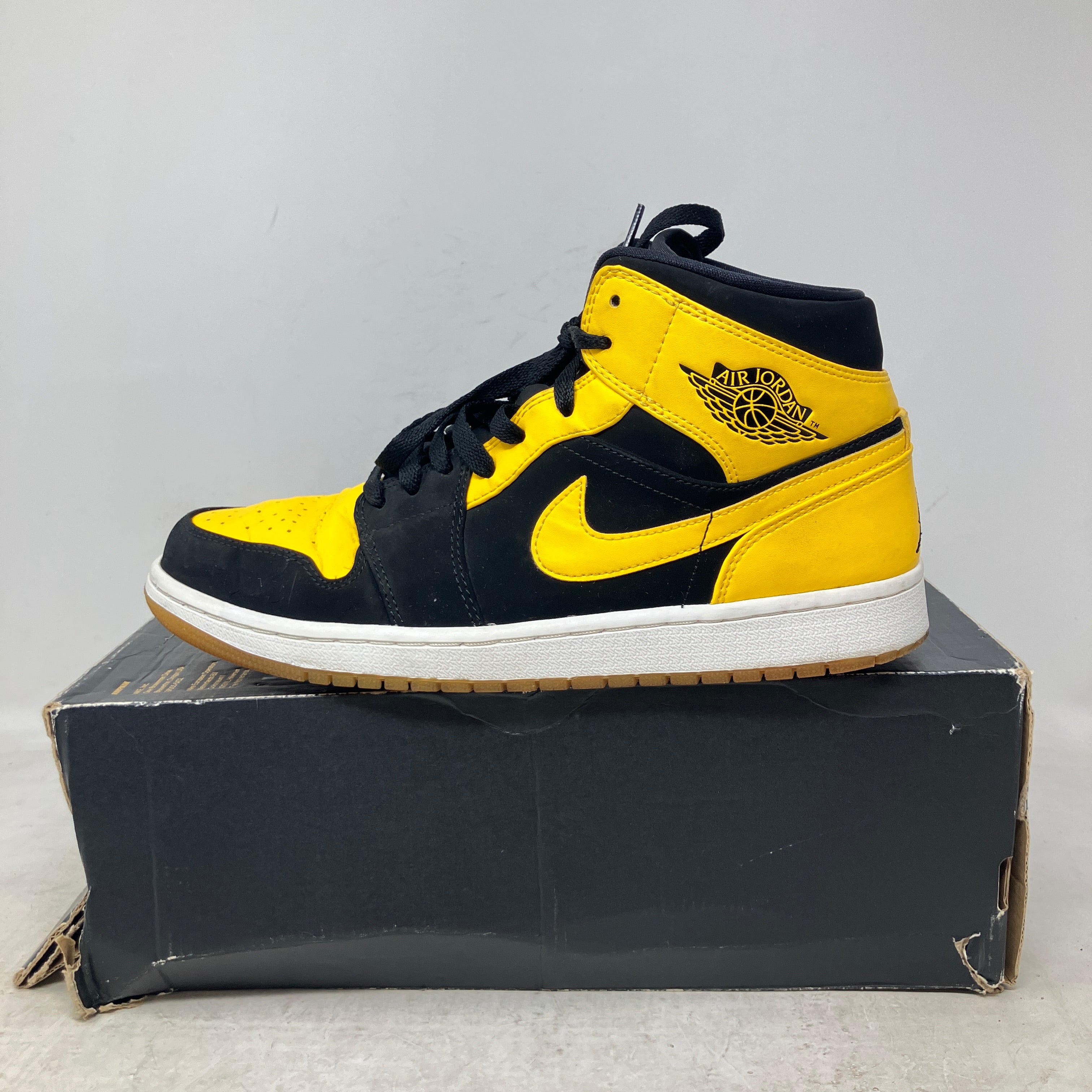Jordan 1 Retro Mid New Love (2017)