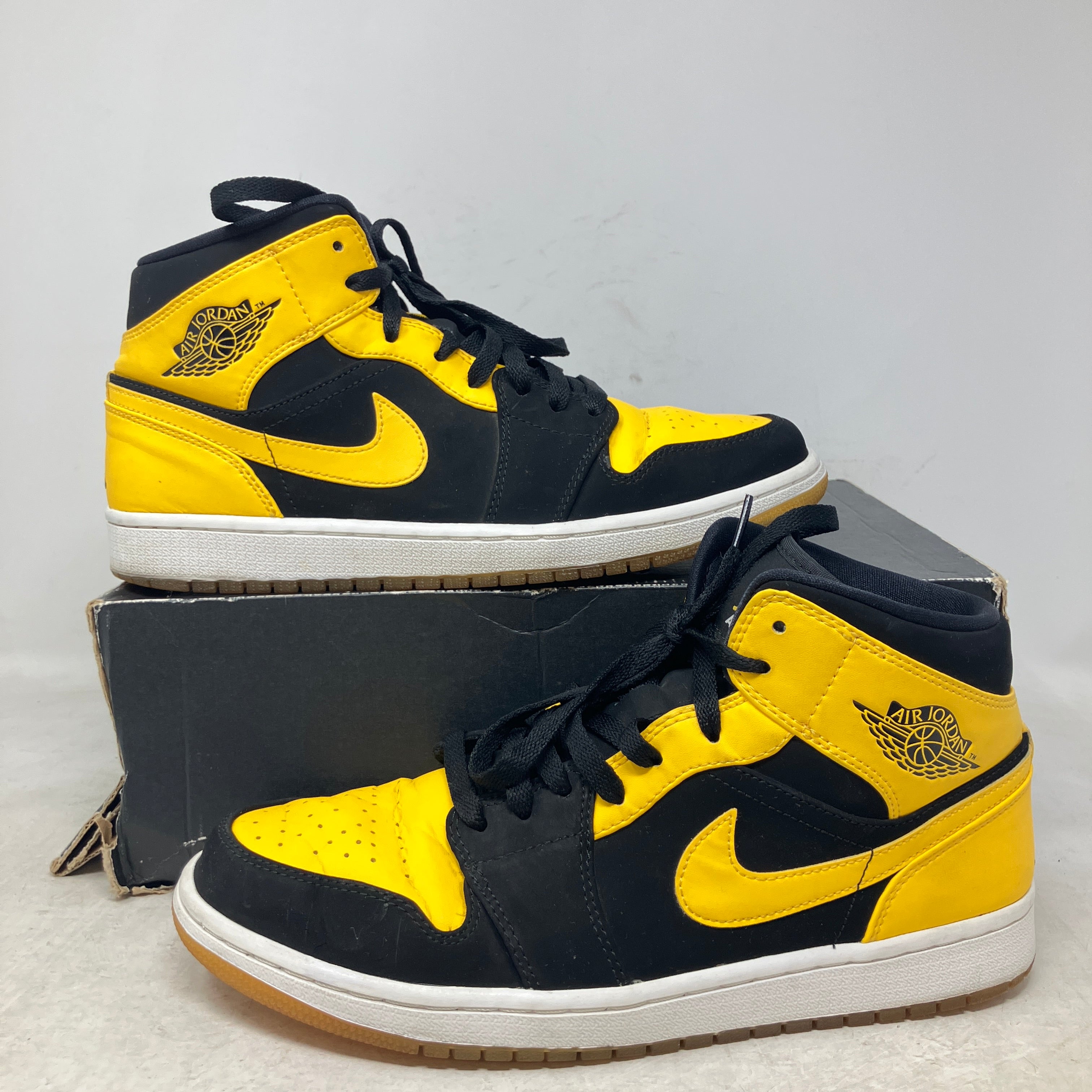 Jordan 1 Retro Mid New Love (2017)
