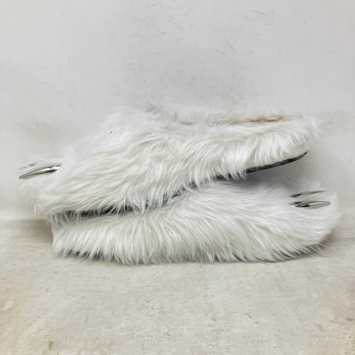 Bravest Studios Bear Claw Mule White