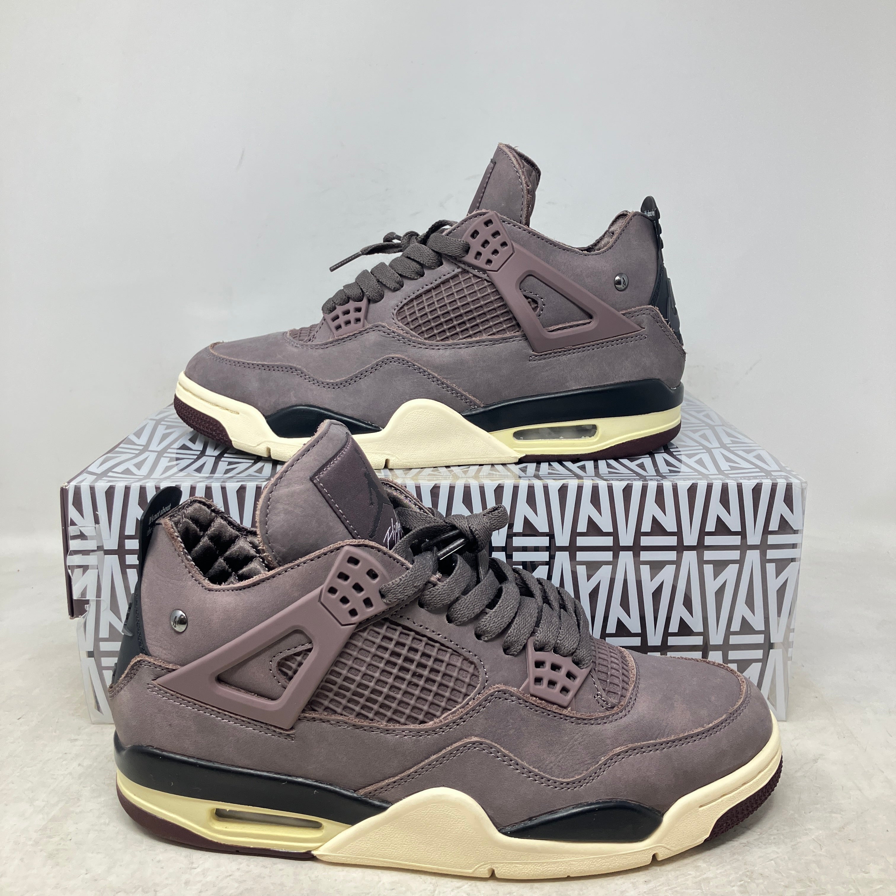 Jordan 4 Retro SP A Ma Maniére Violet Ore
