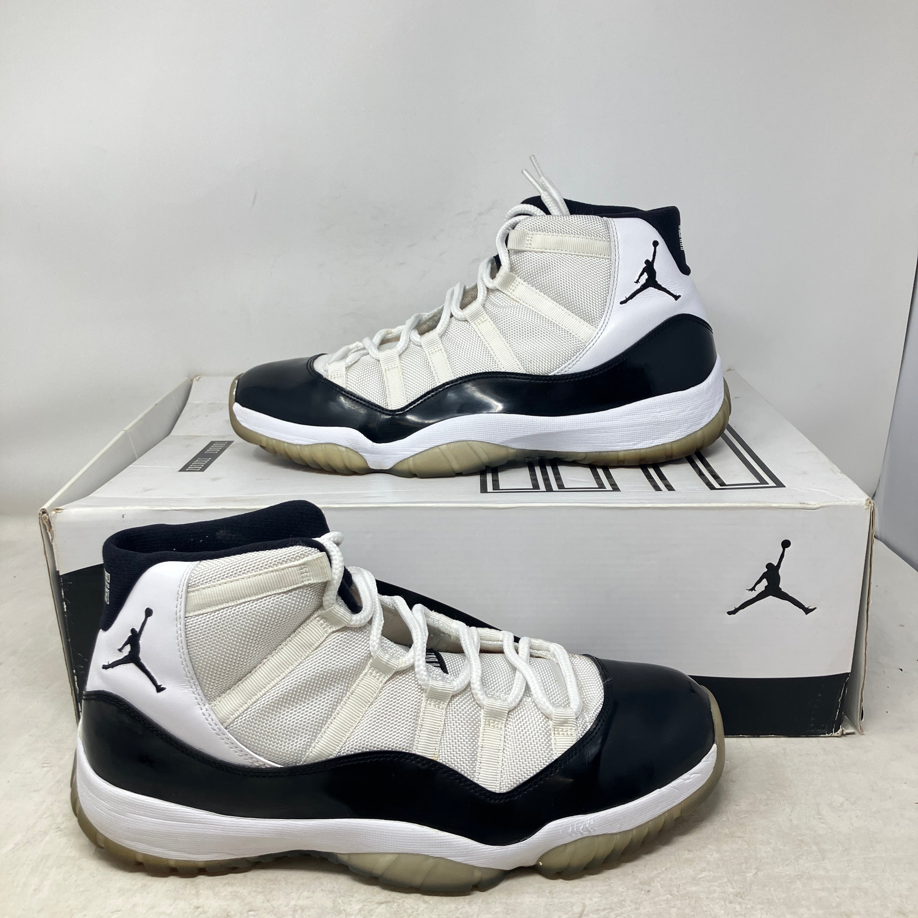 Jordan 11 Retro Concord (2011)