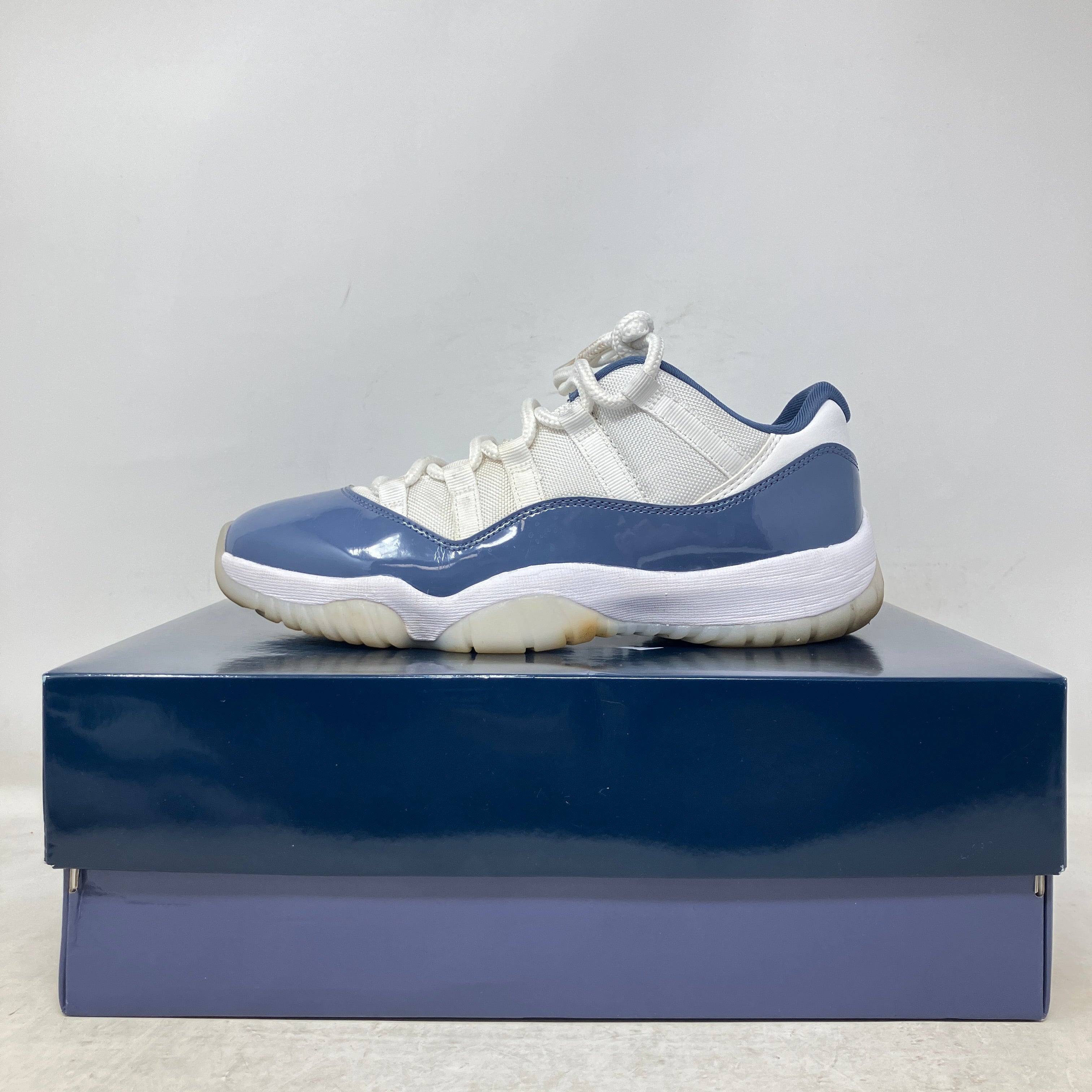 Jordan 11 Retro Low Diffused Blue
