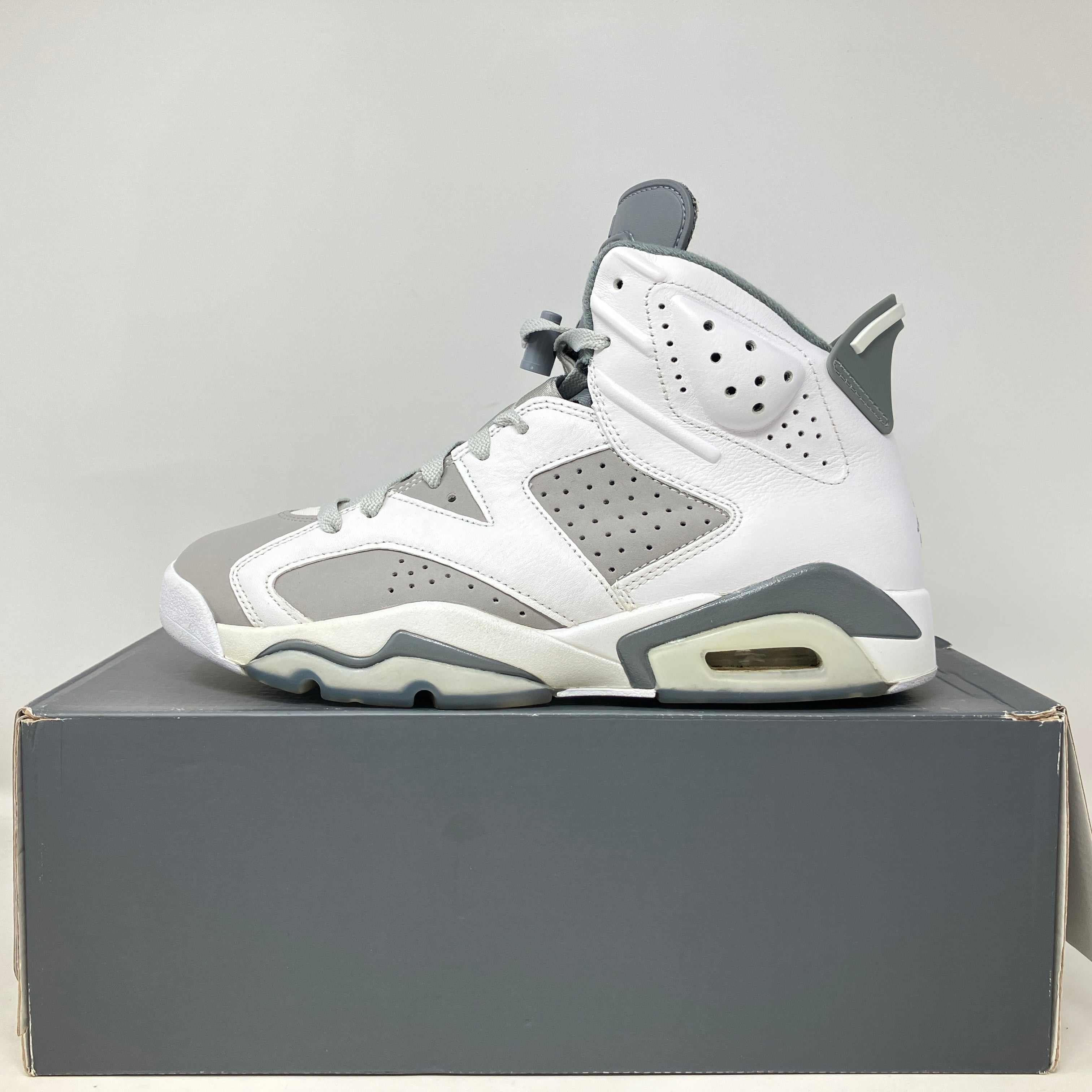 Pre owned Jordan 6 Retro Cool Grey sneakers with all accessories on gray box