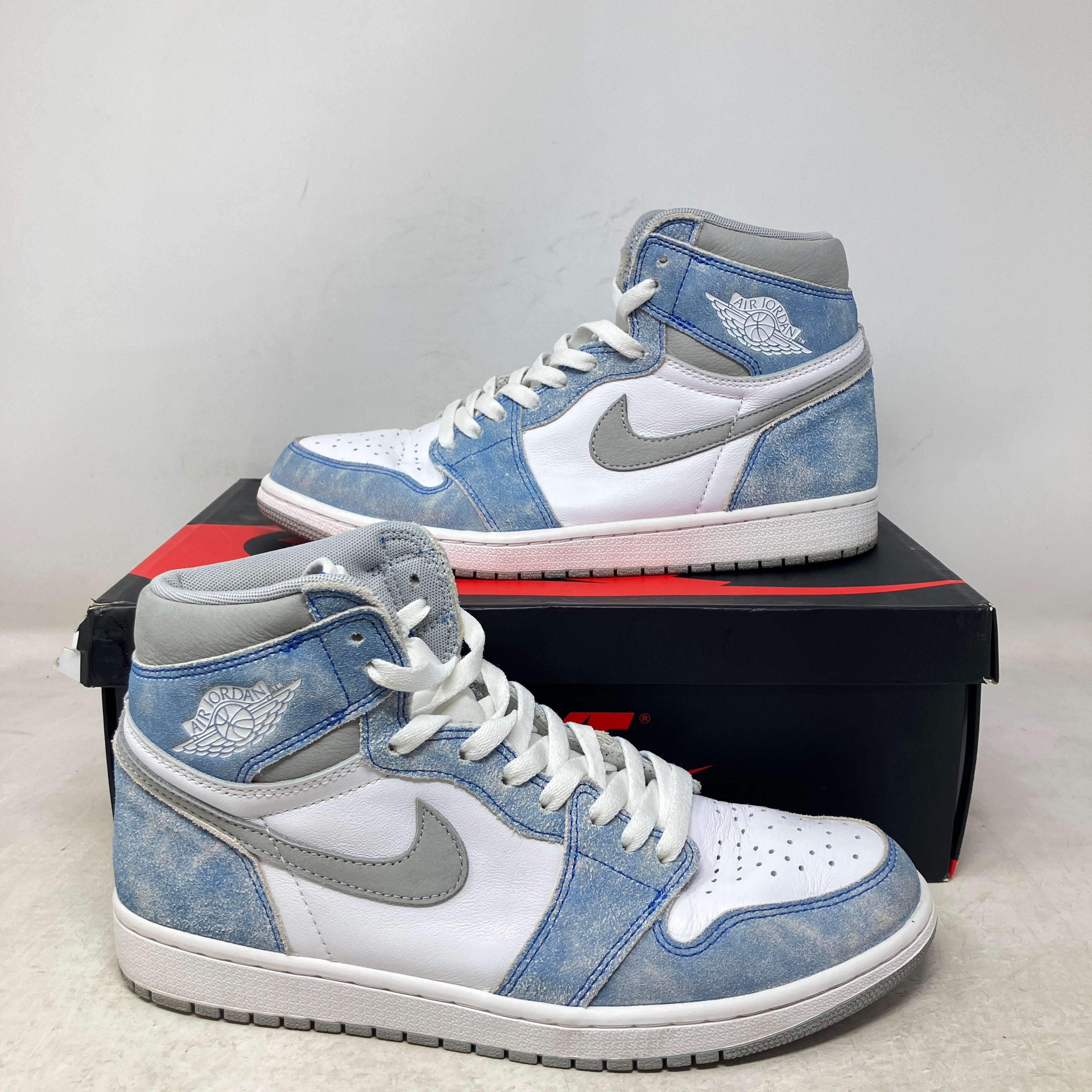 Jordan 1 Retro High Hyper Royal Smoke Grey