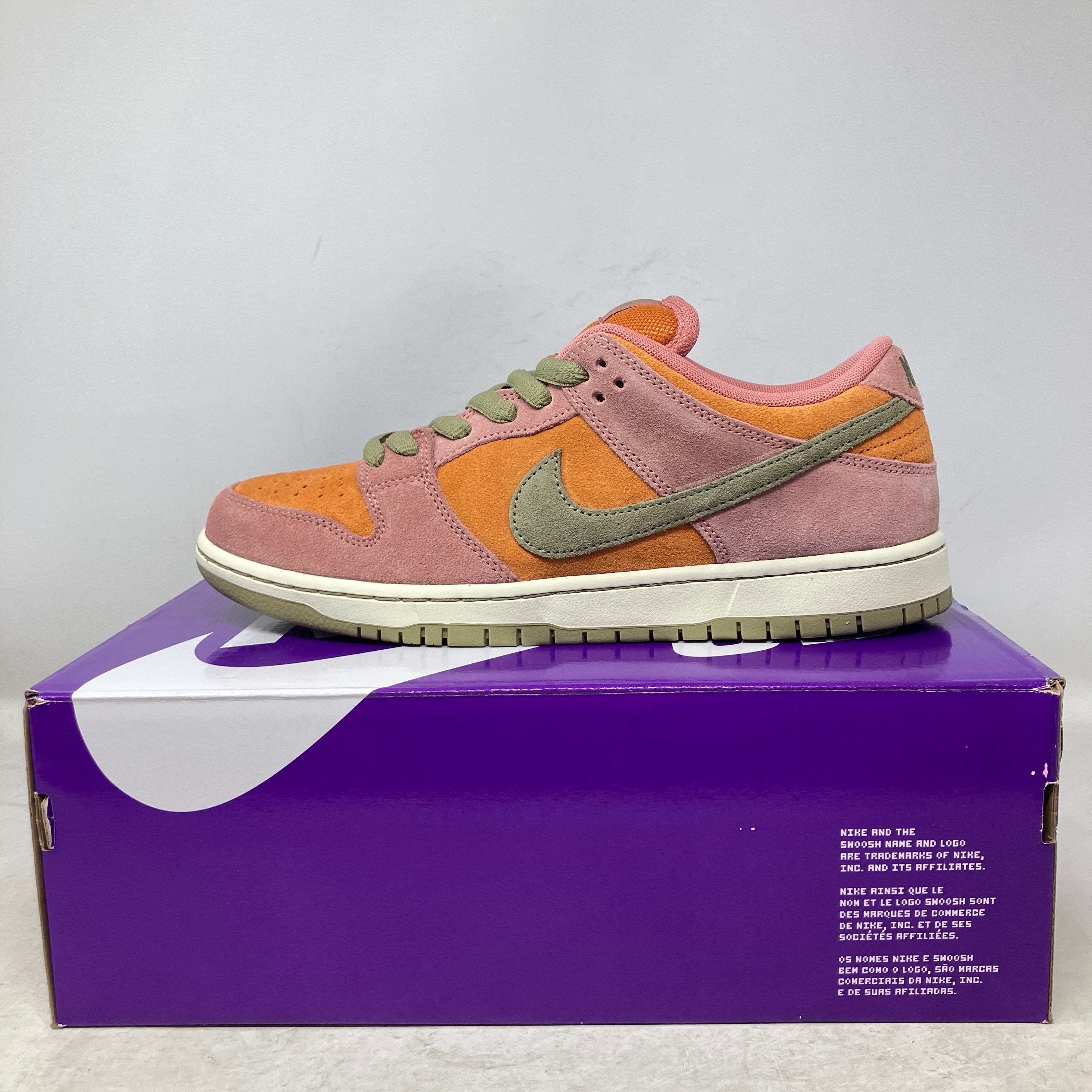 Nike SB Dunk Low Red Stardust