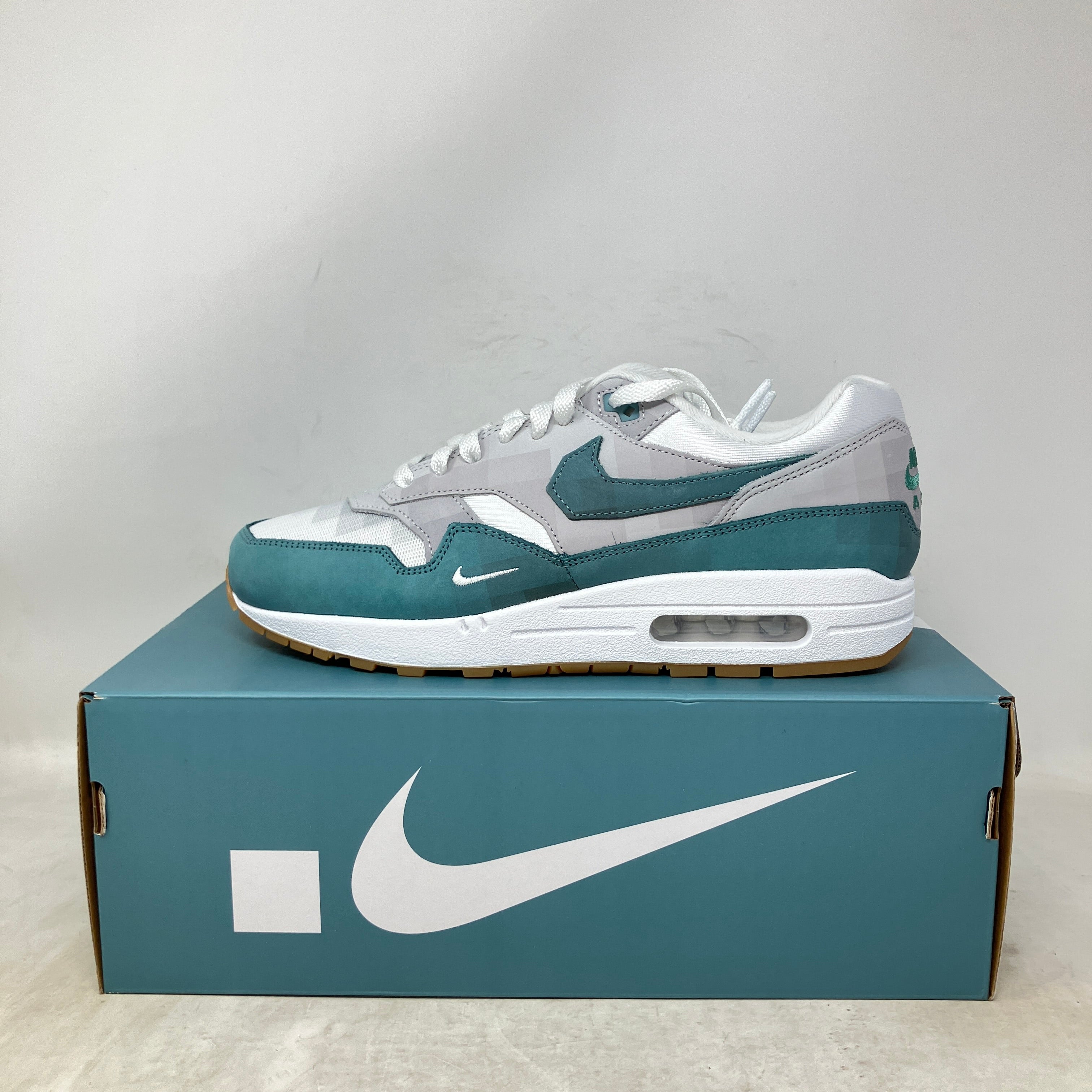 Nike Air Max 1 .SWOOSH Low Poly Adventure