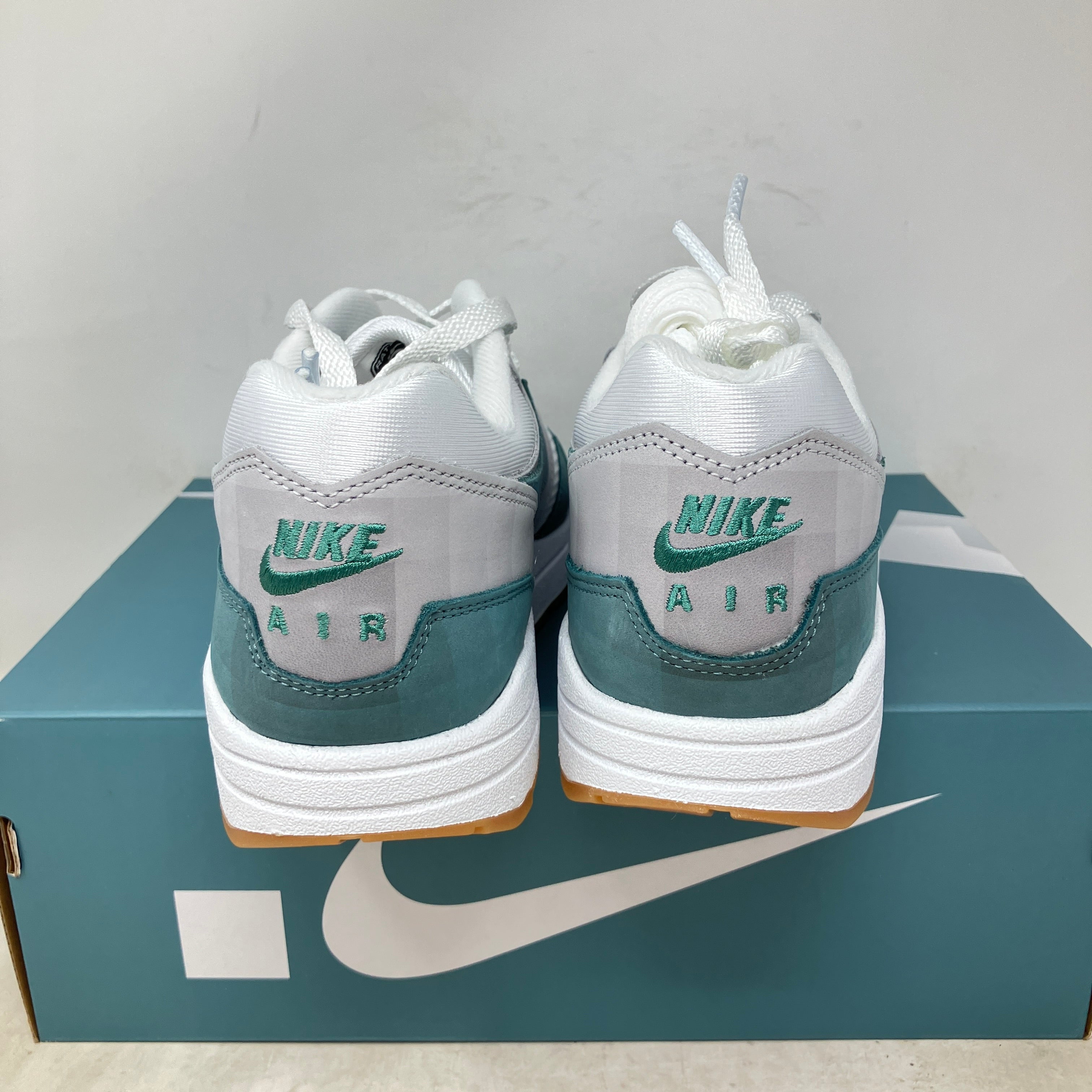 Nike Air Max 1 .SWOOSH Low Poly Adventure