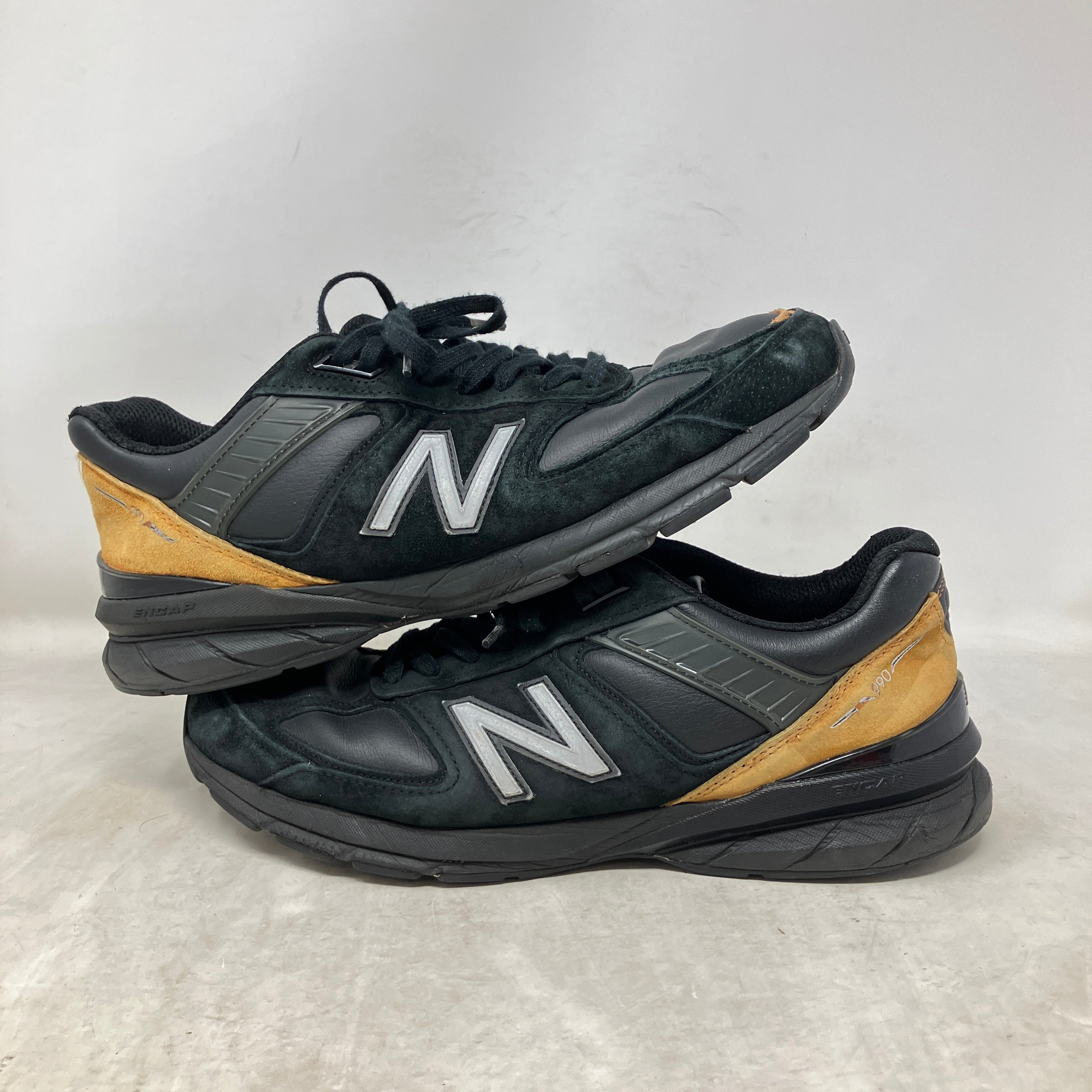 New Balance 990v5 MiUSA Black Gold