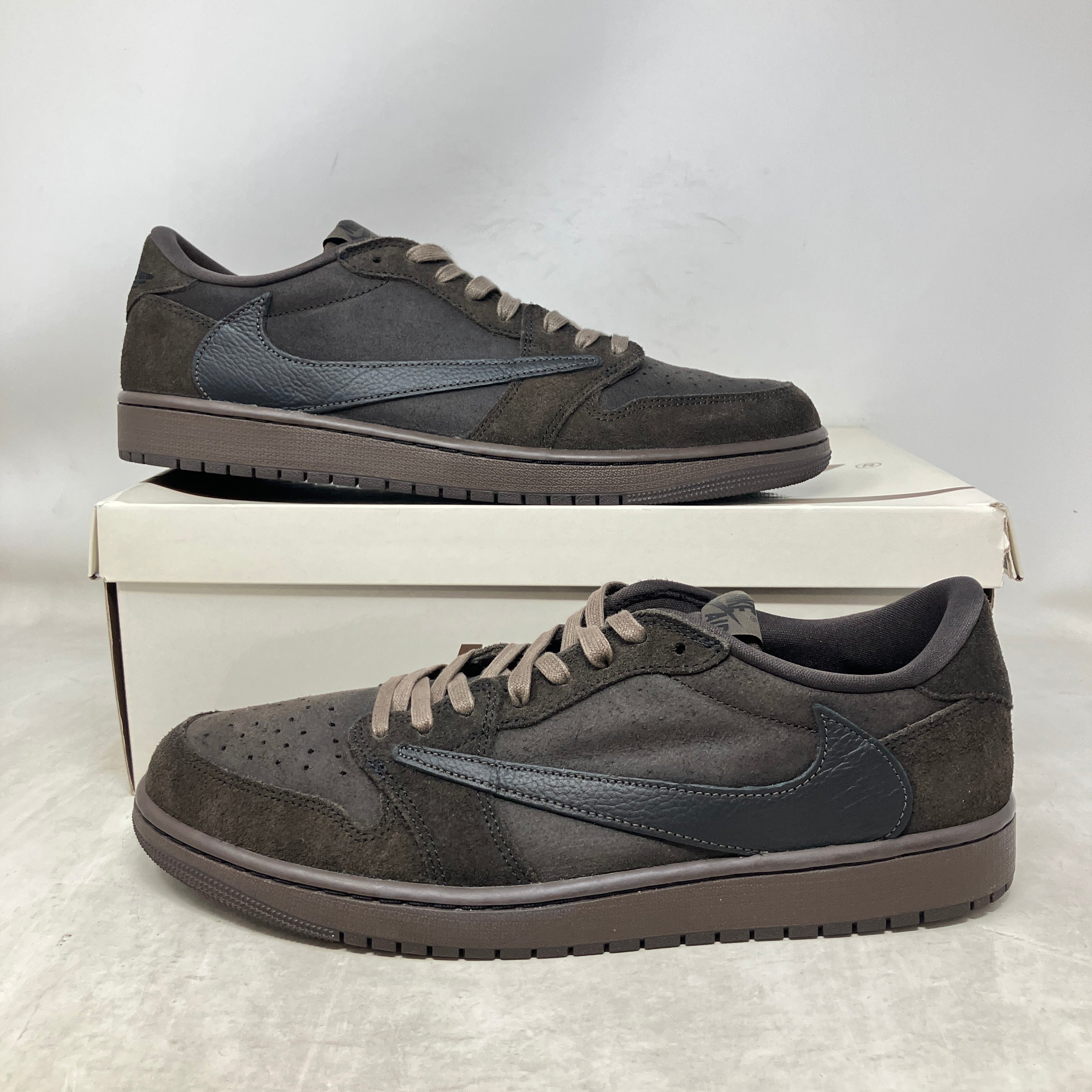 Jordan 1 Retro Low OG SP Travis Scott Velvet Brown