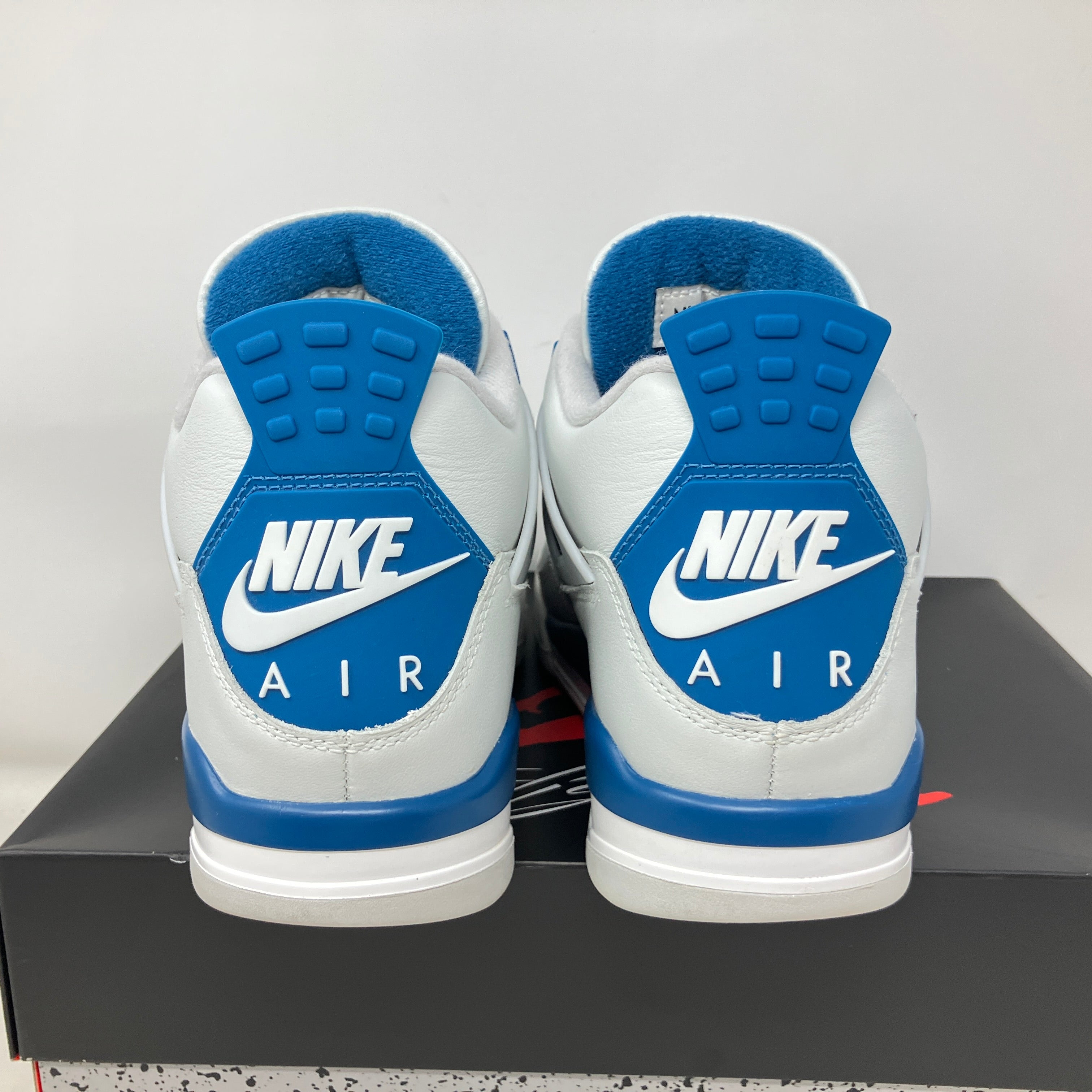 Jordan 4 Retro Military Blue (2024)