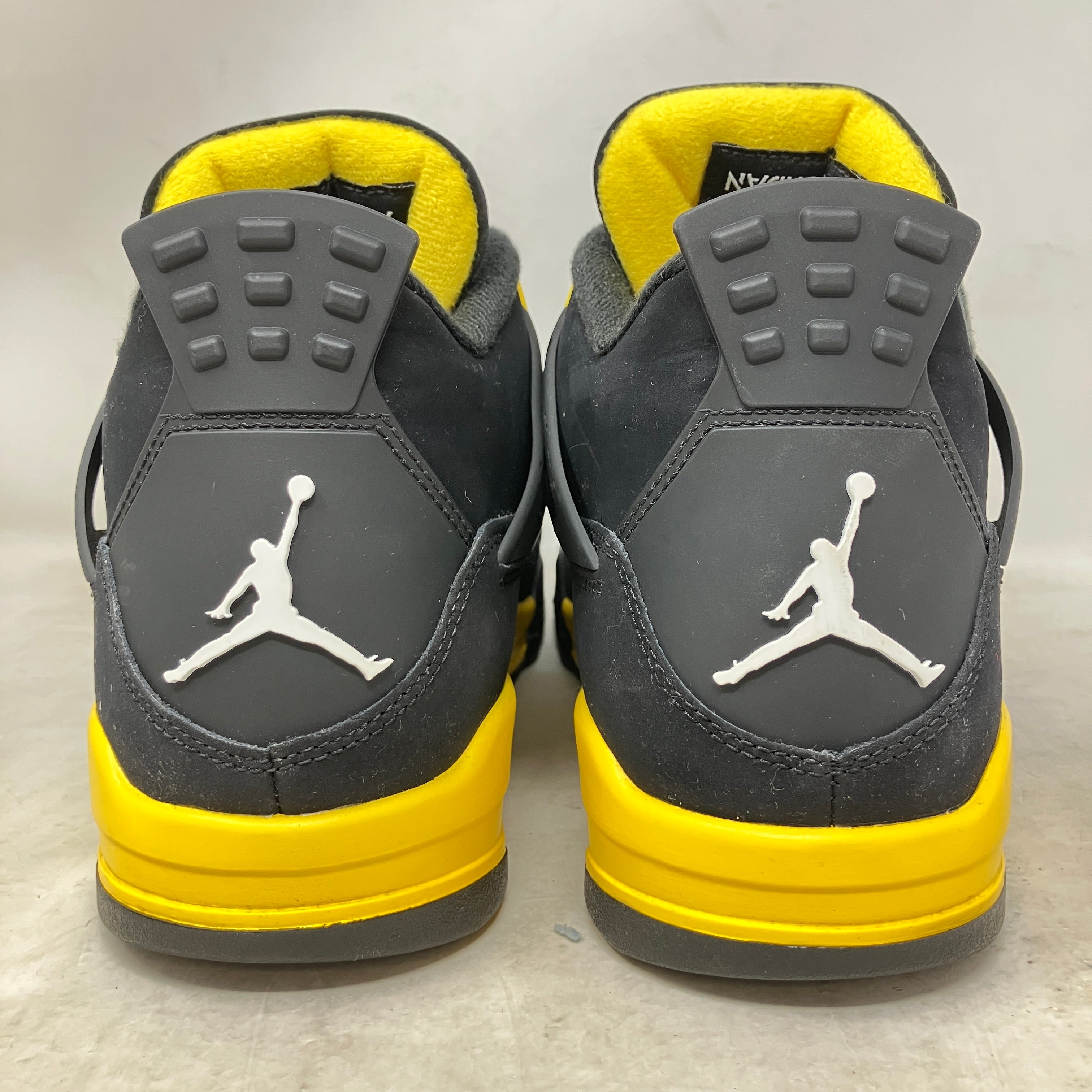 Jordan 4 Retro Thunder (2023)