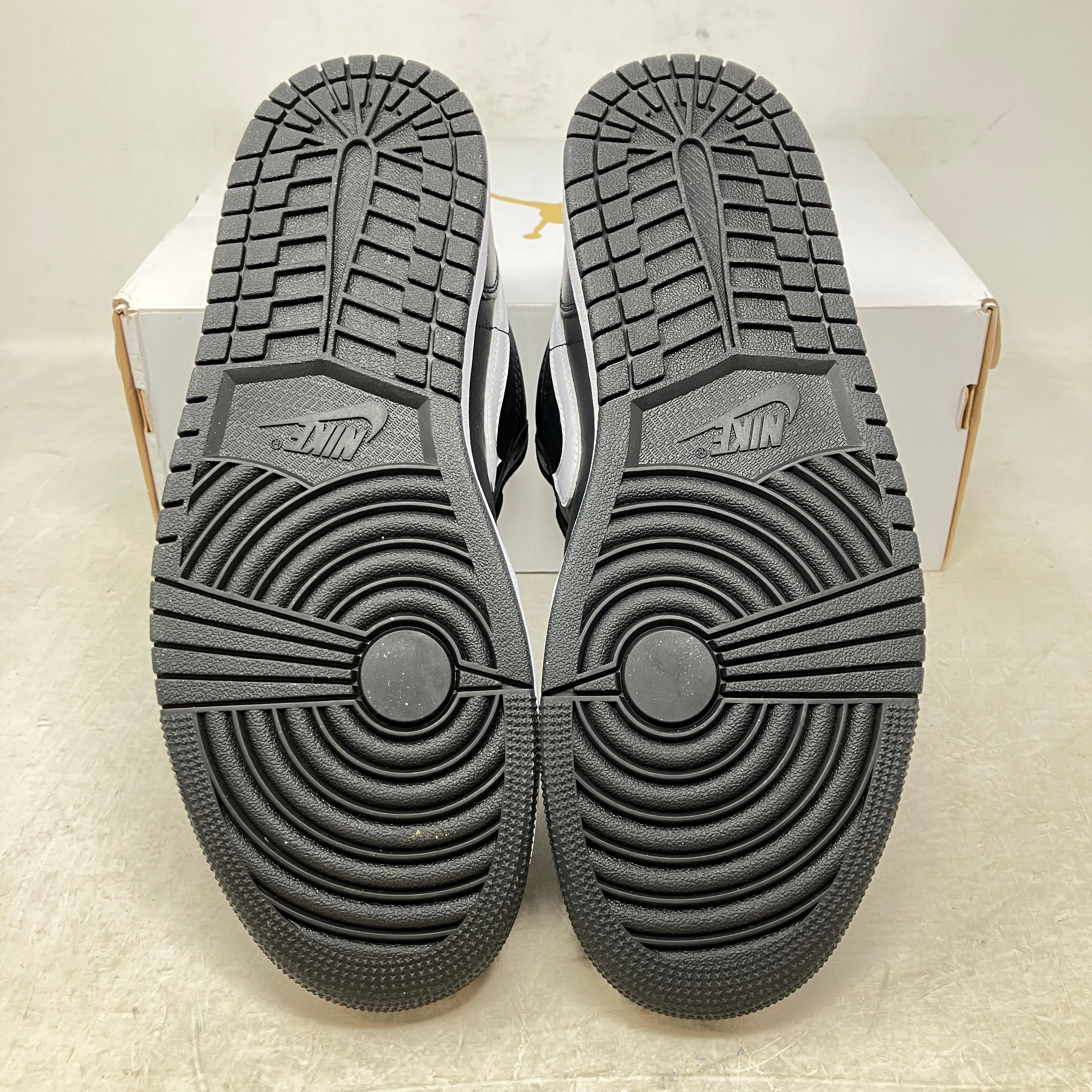 Jordan 1 Low Black White (2022) (Women's)