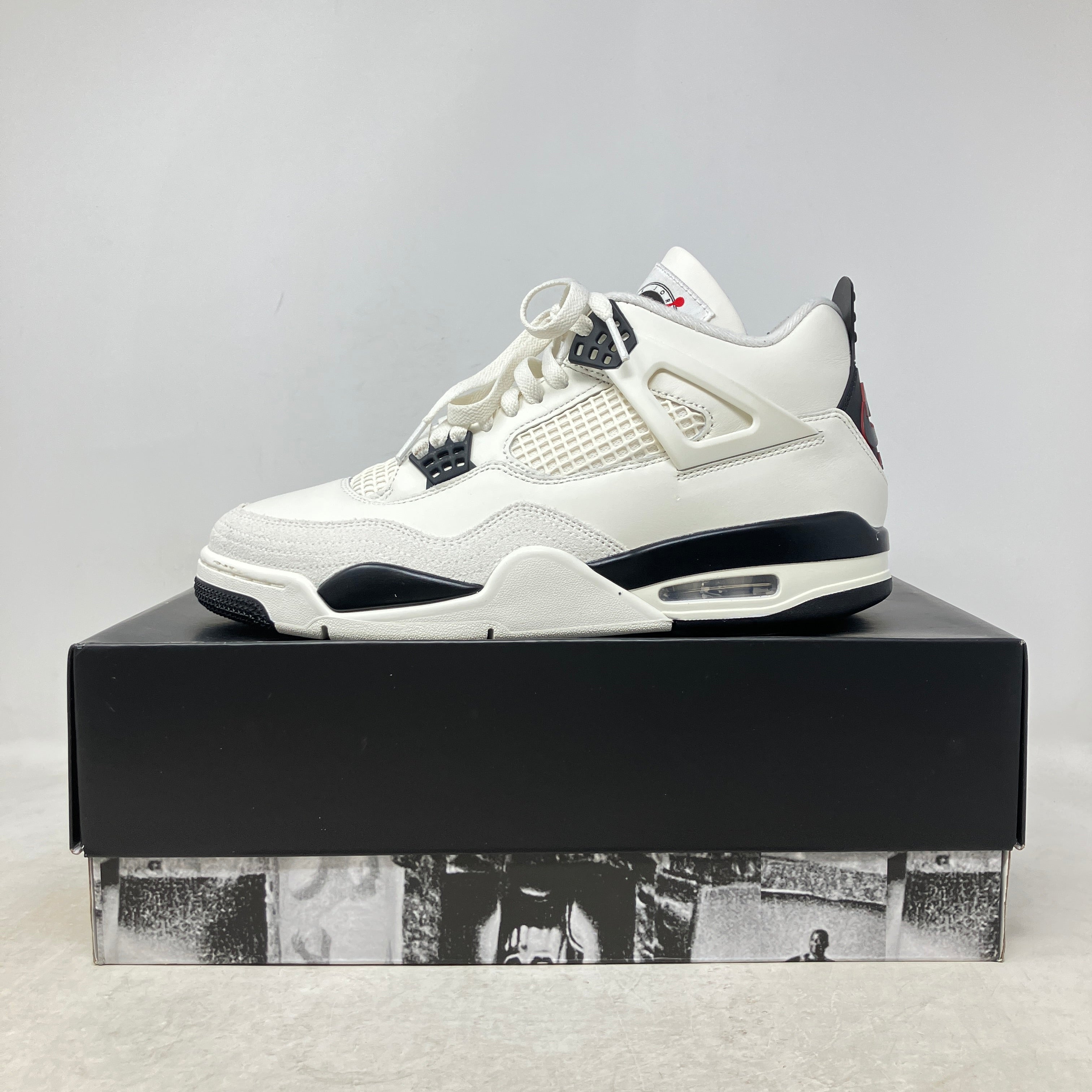 Jordan 4 Retro Flight Club