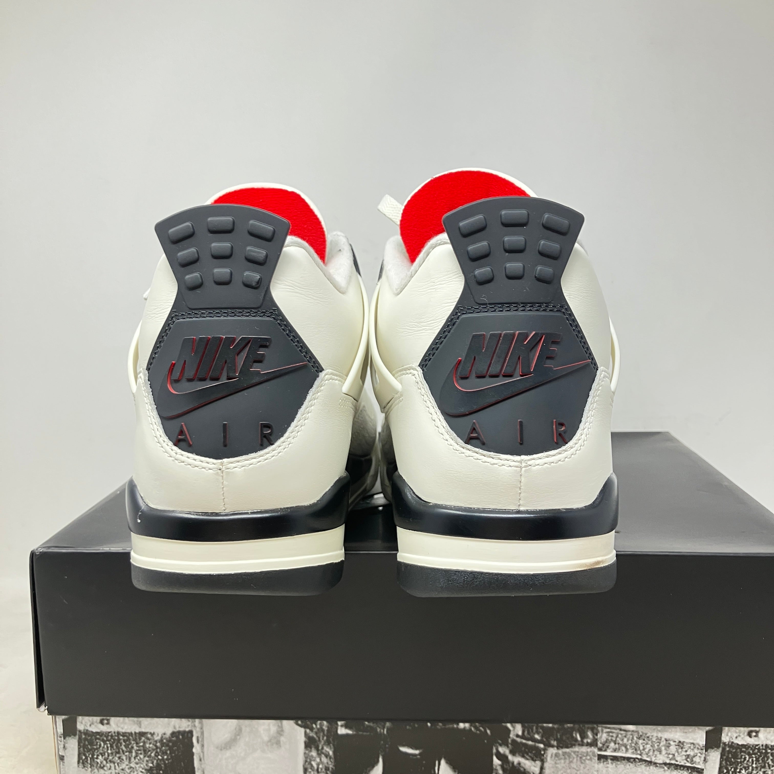 Jordan 4 Retro Flight Club