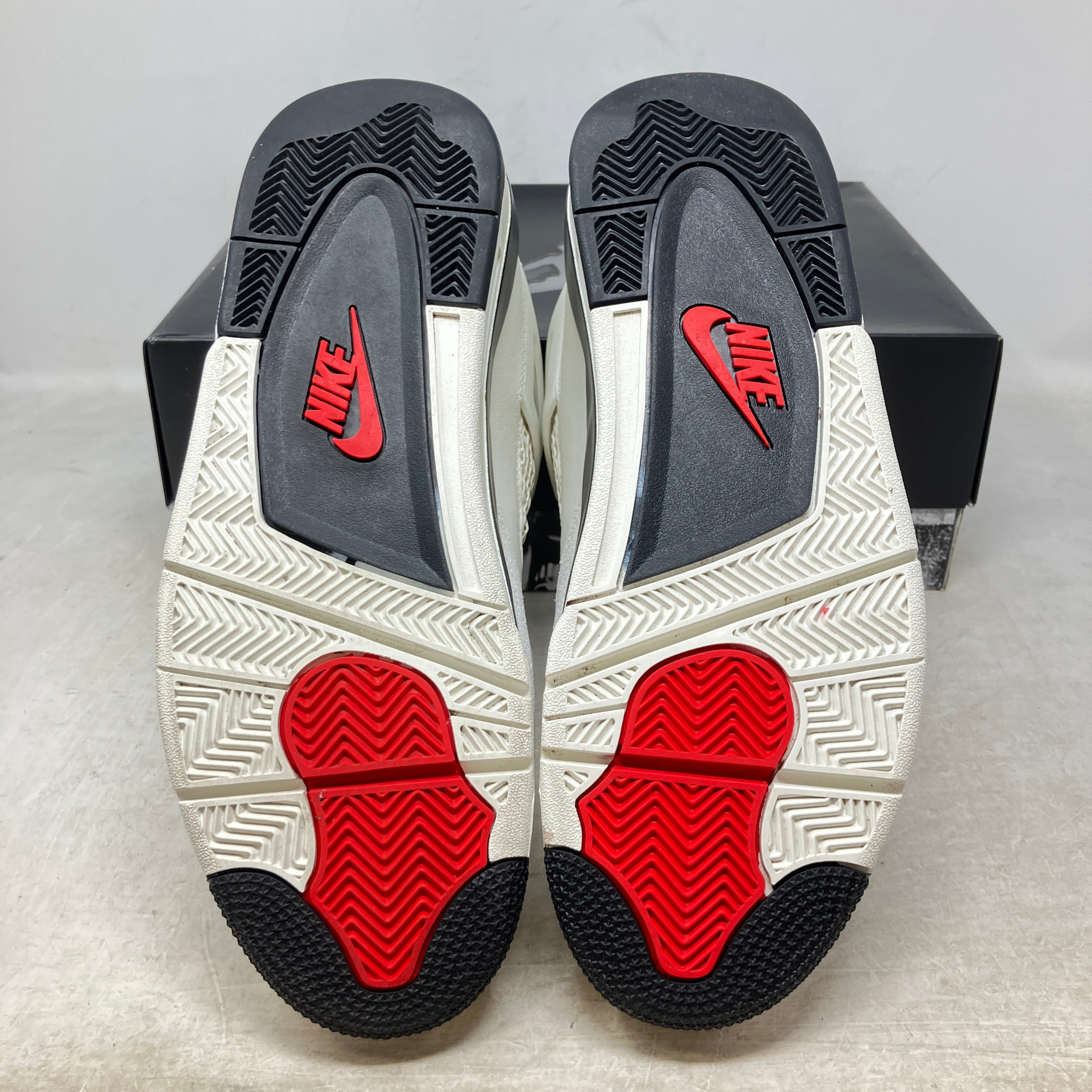 Jordan 4 Retro Flight Club