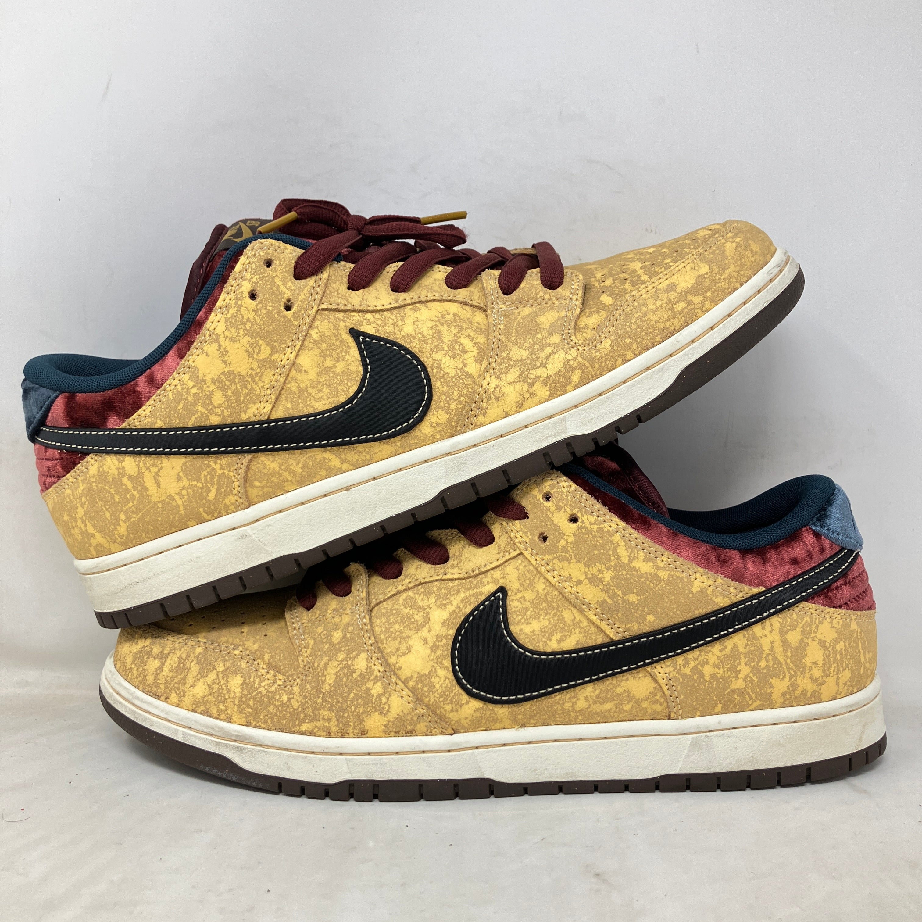 Nike SB Dunk Low City of Cinema