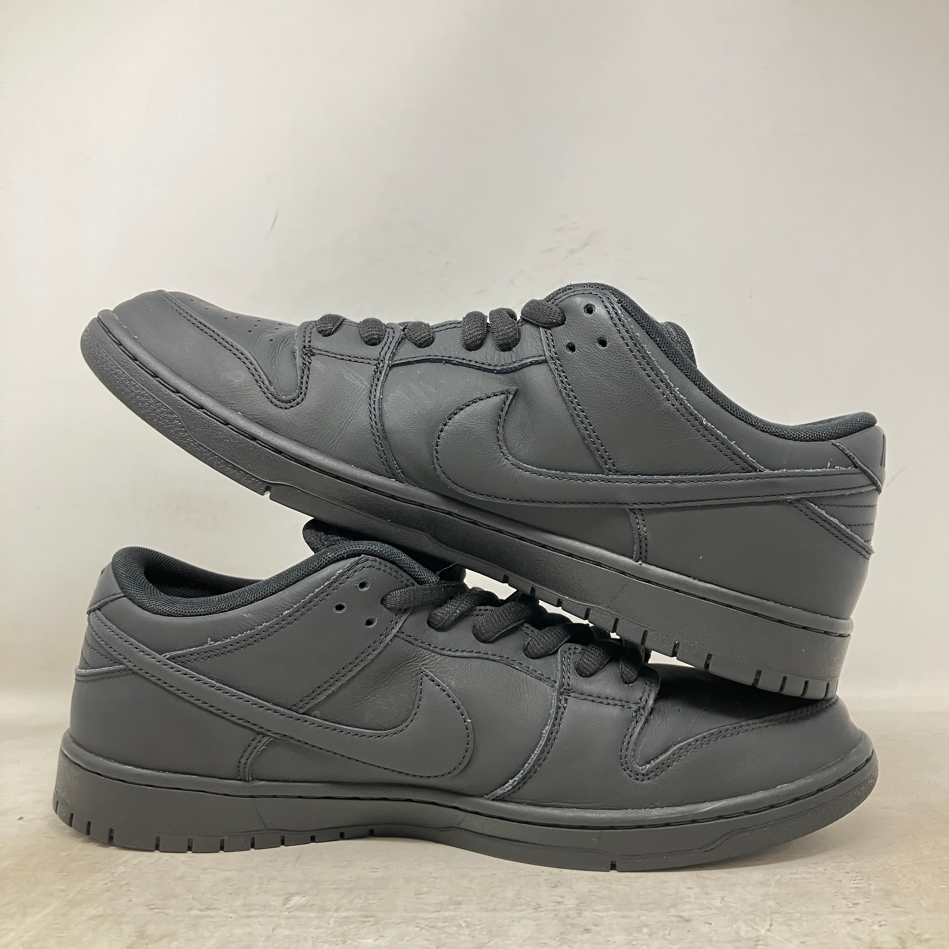 Nike SB Dunk Low Pro Triple Black