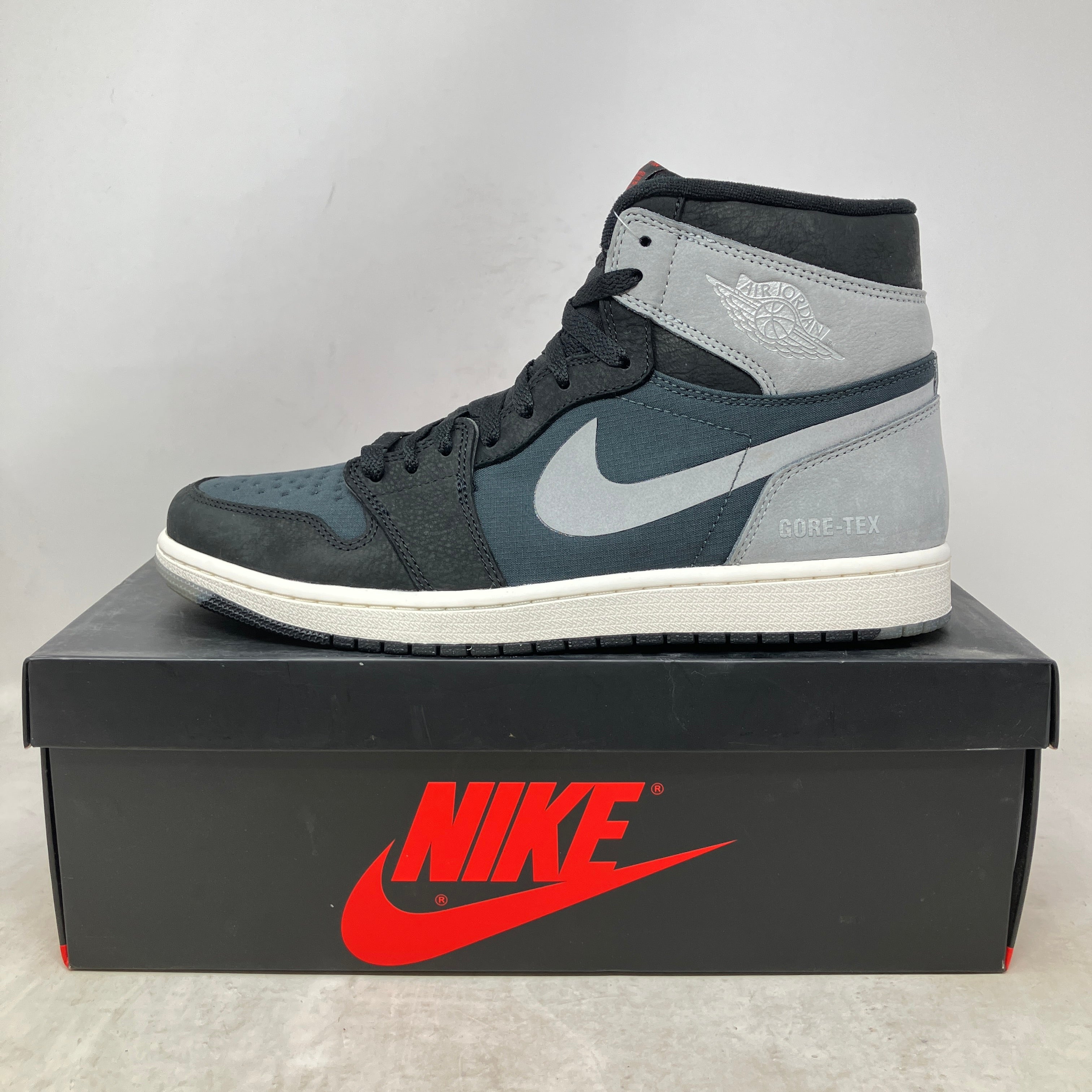 Jordan 1 Retro High Element Gore-Tex Black Particle Grey