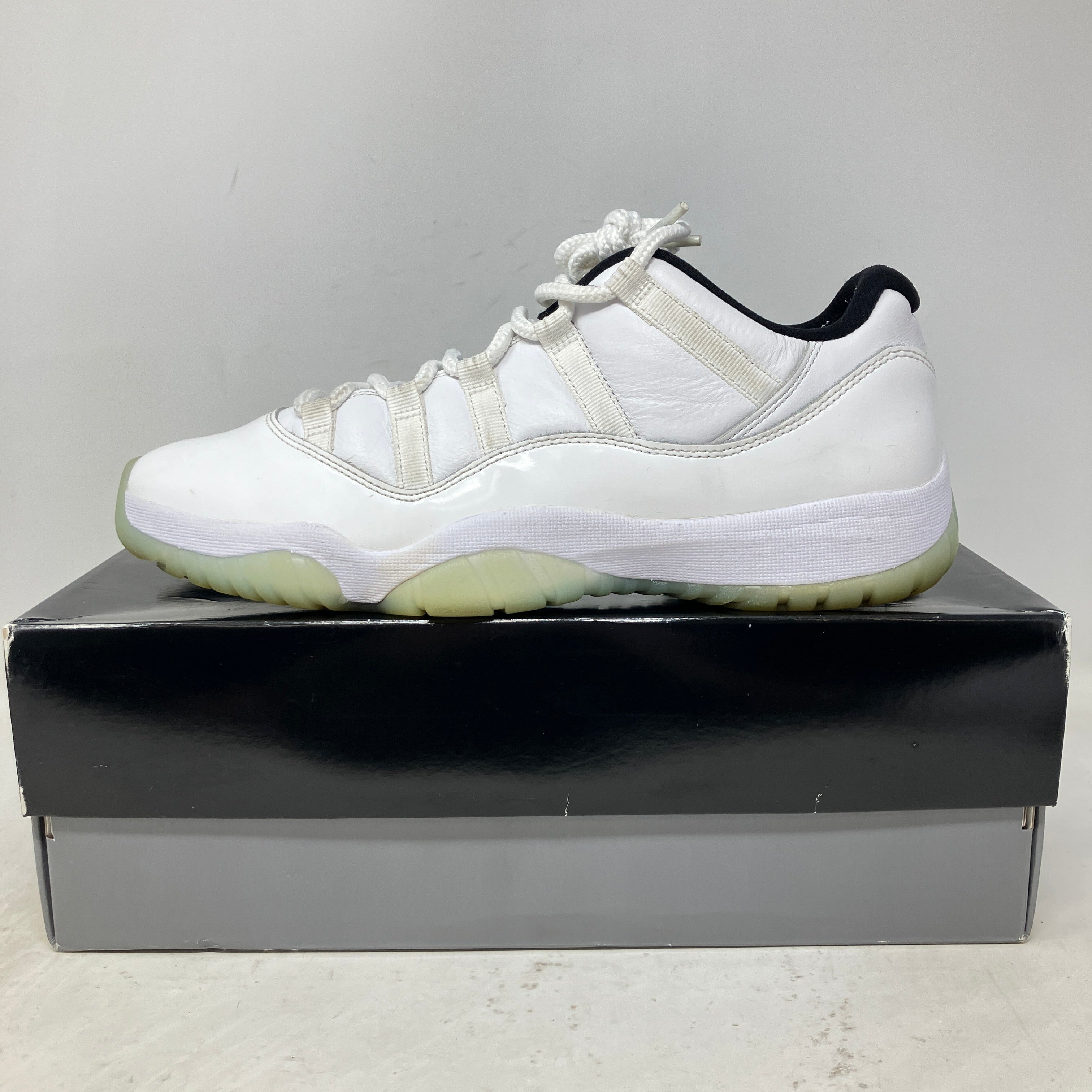 Jordan 11 Retro Low Legend Blue