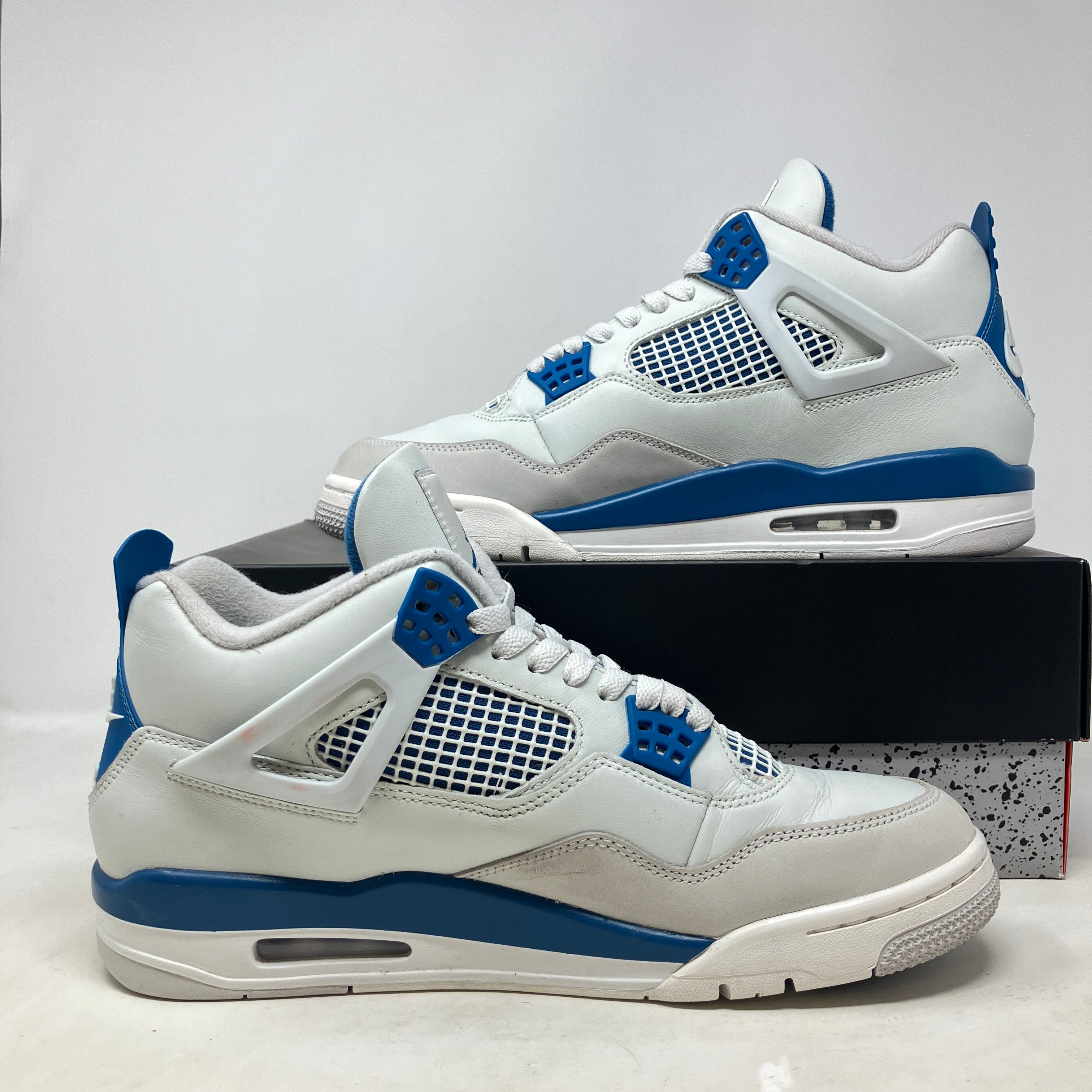 Jordan 4 Retro Military Blue (2024)