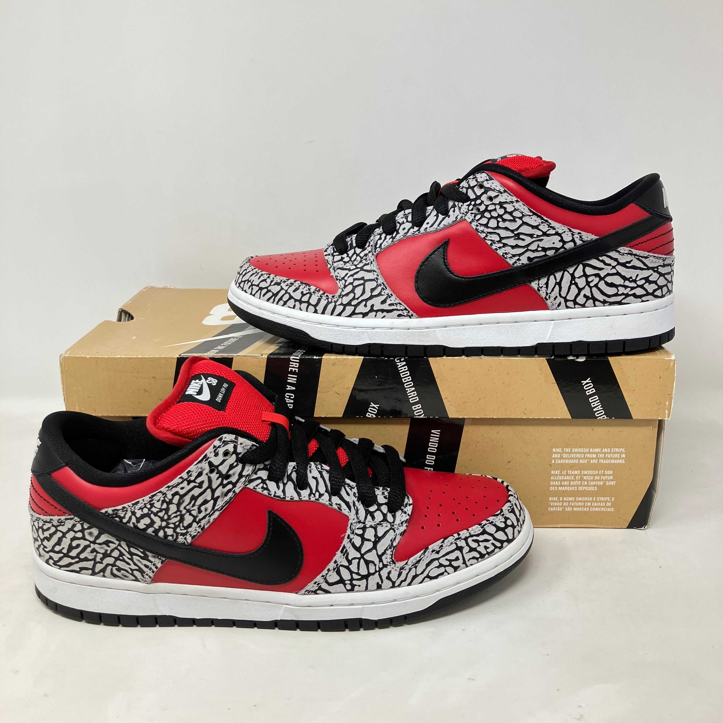Nike SB Dunk Low Supreme Red Cement (2012)