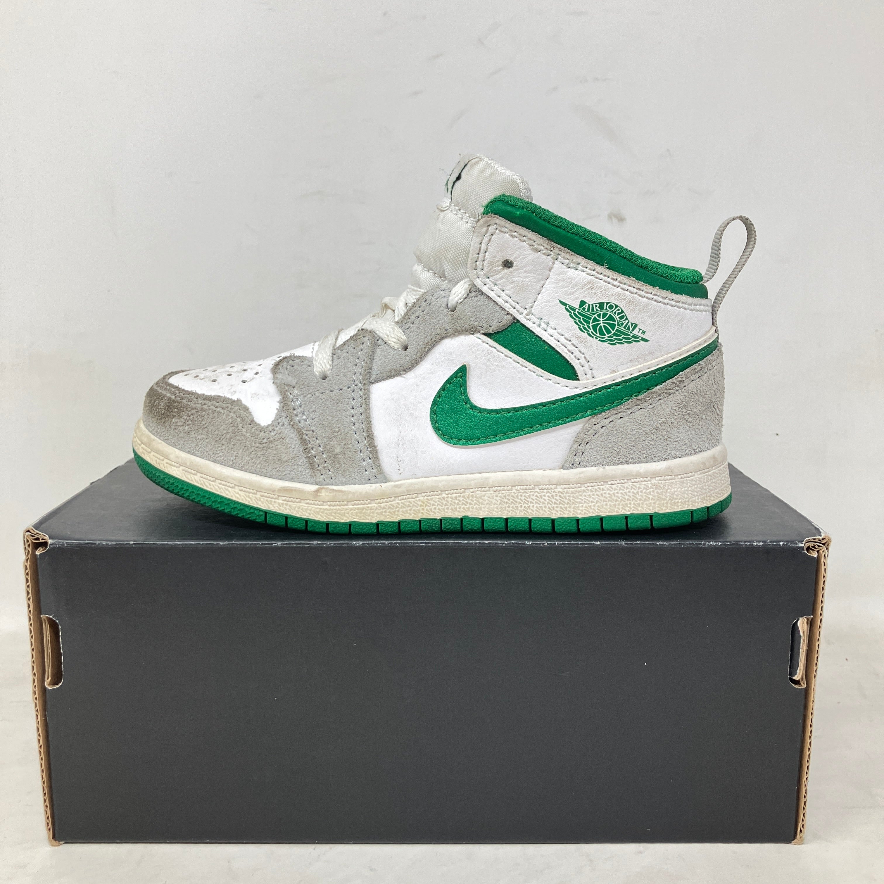 Jordan 1 Mid SE White Pine Green (TD)