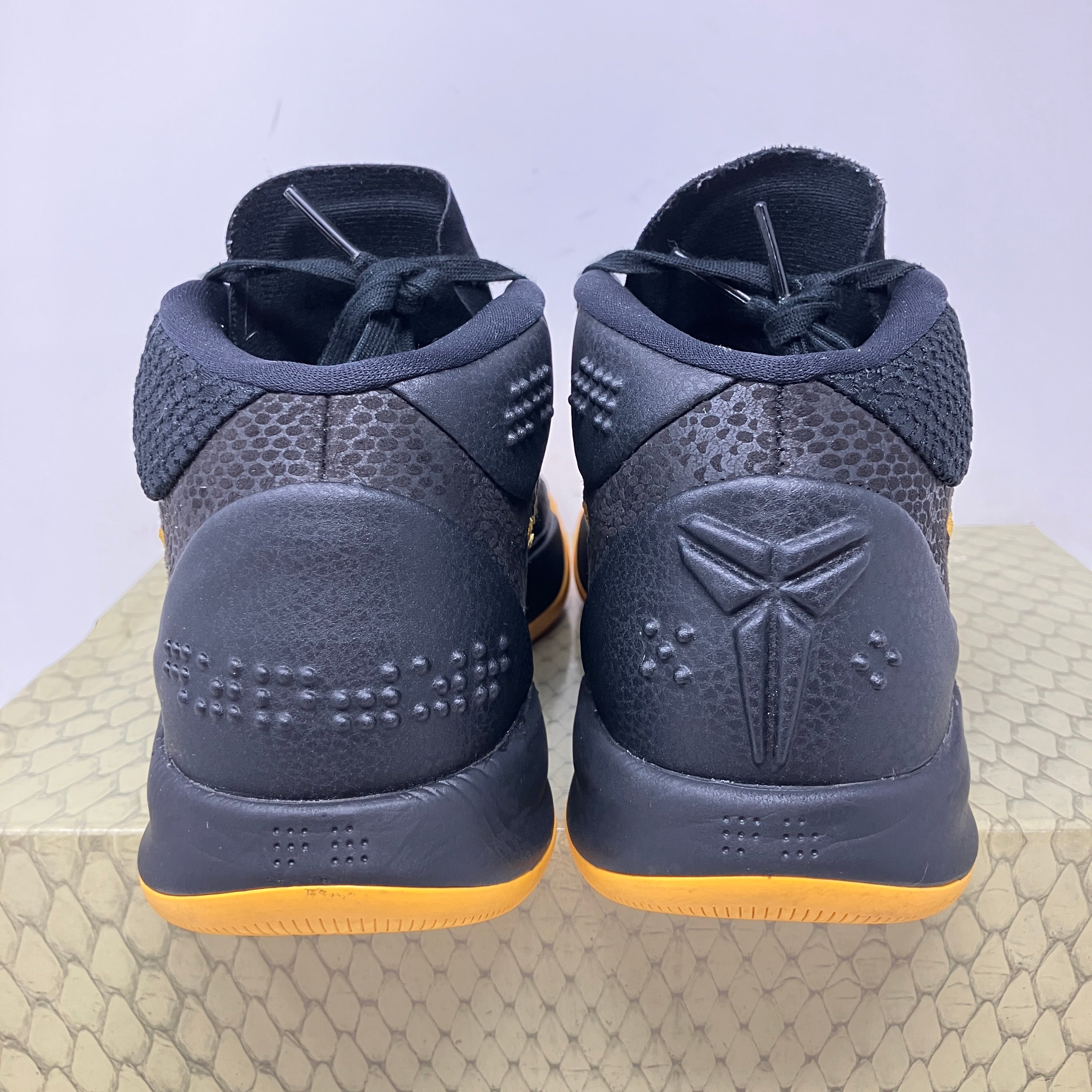 Nike Kobe A.D. Mid Lakers Black Mamba